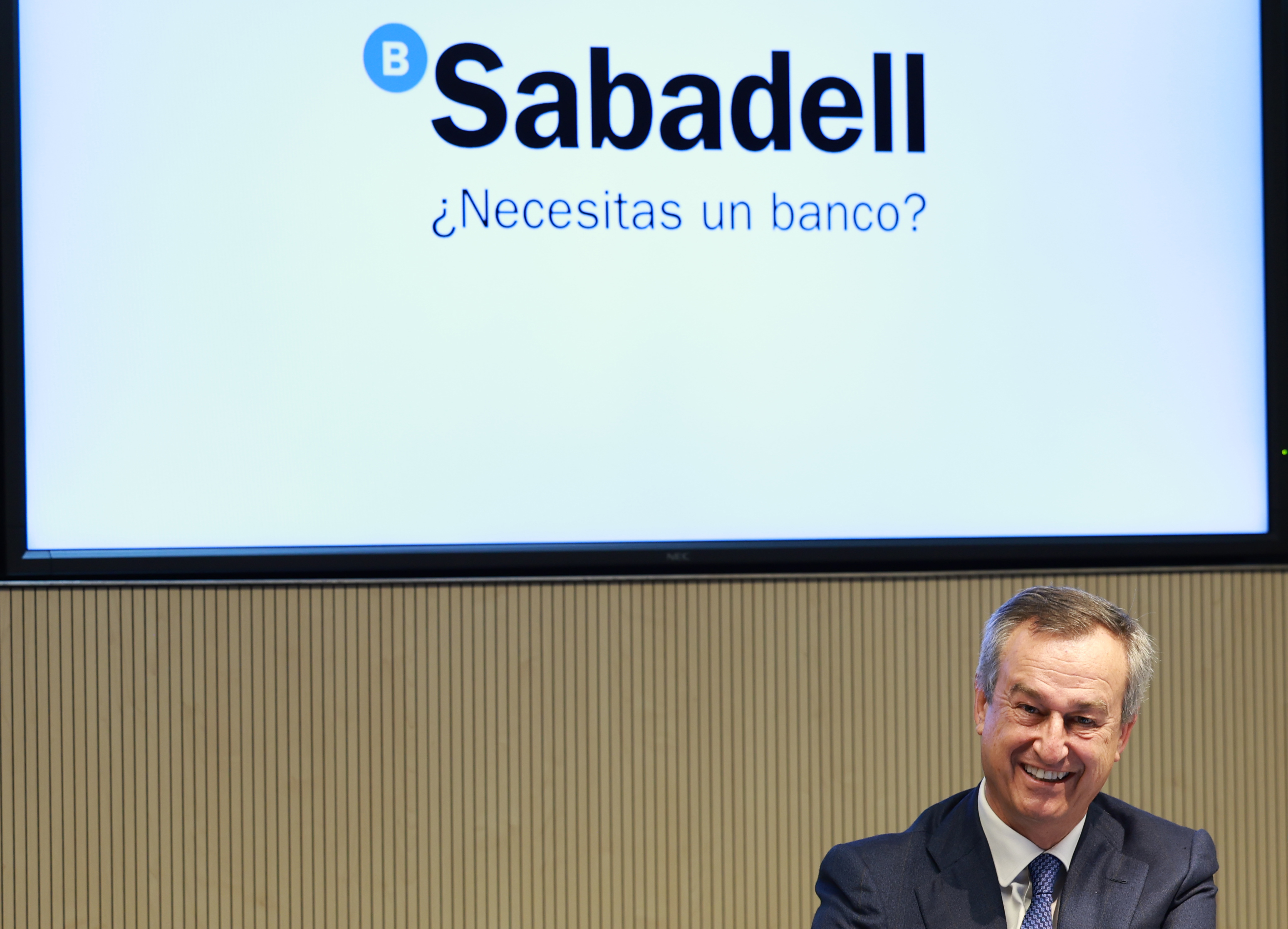 César González-Bueno, consejero delegado del Sabadell, durante una rueda de prensa del banco.