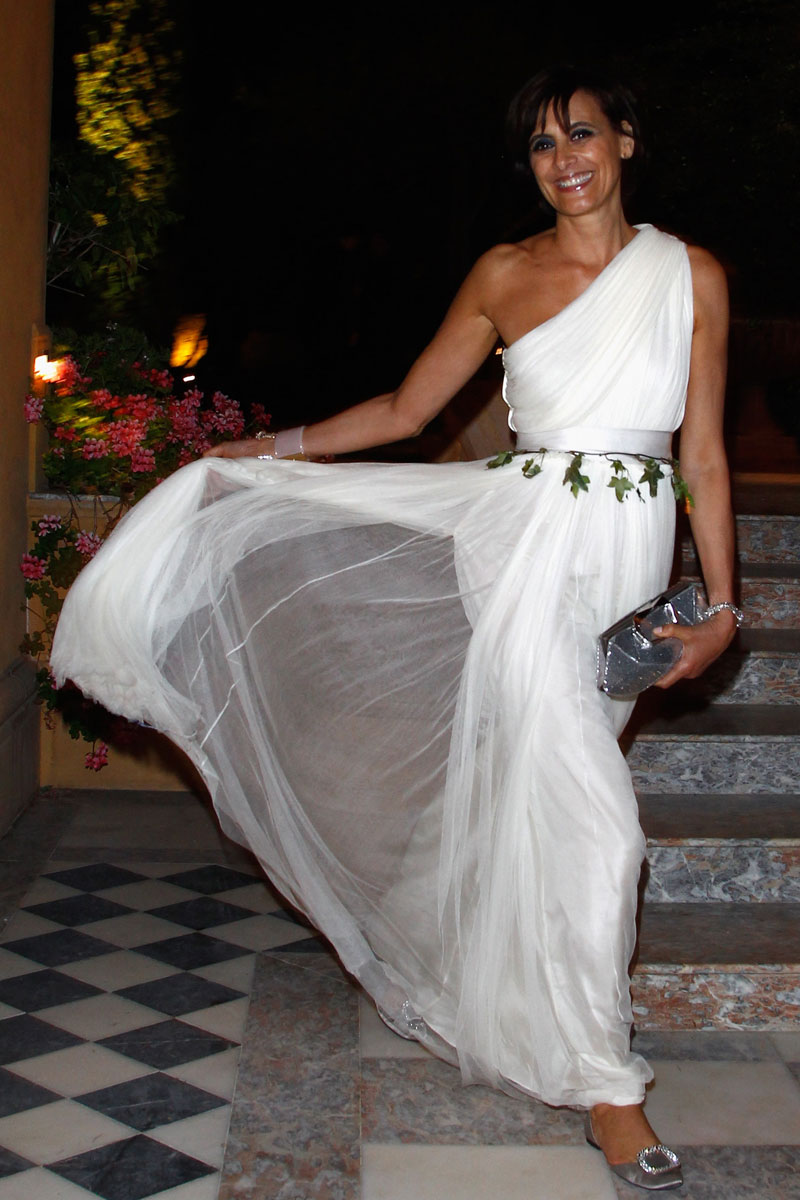 Hilaria Baldwin y los vestidos de fiesta ideales: los 'strapless' - Foto 1
