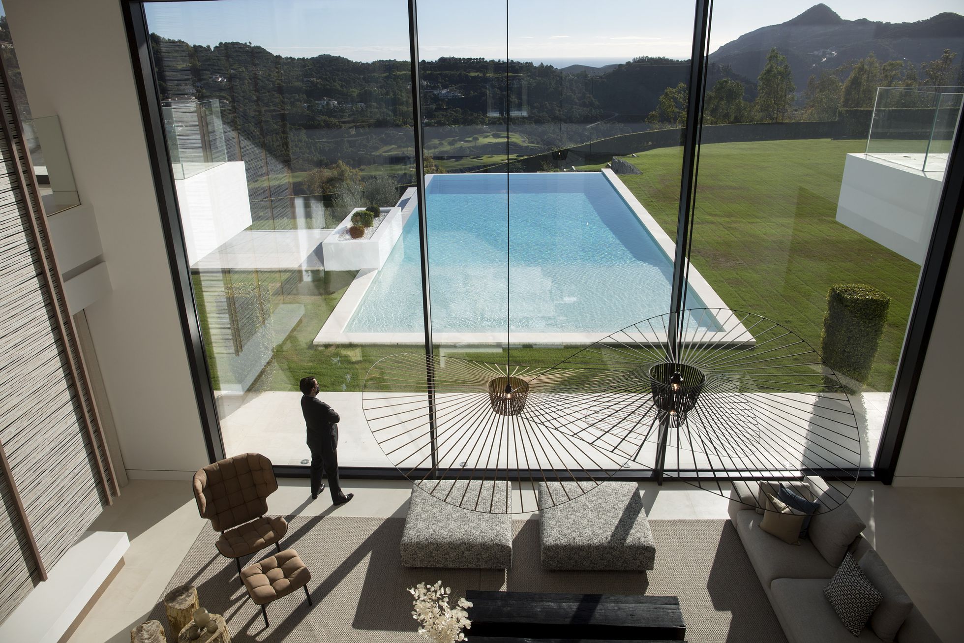 Los ciudadanos rusos aceleran la venta de sus propiedades en España para tener liquidez tras el bloqueo bancario