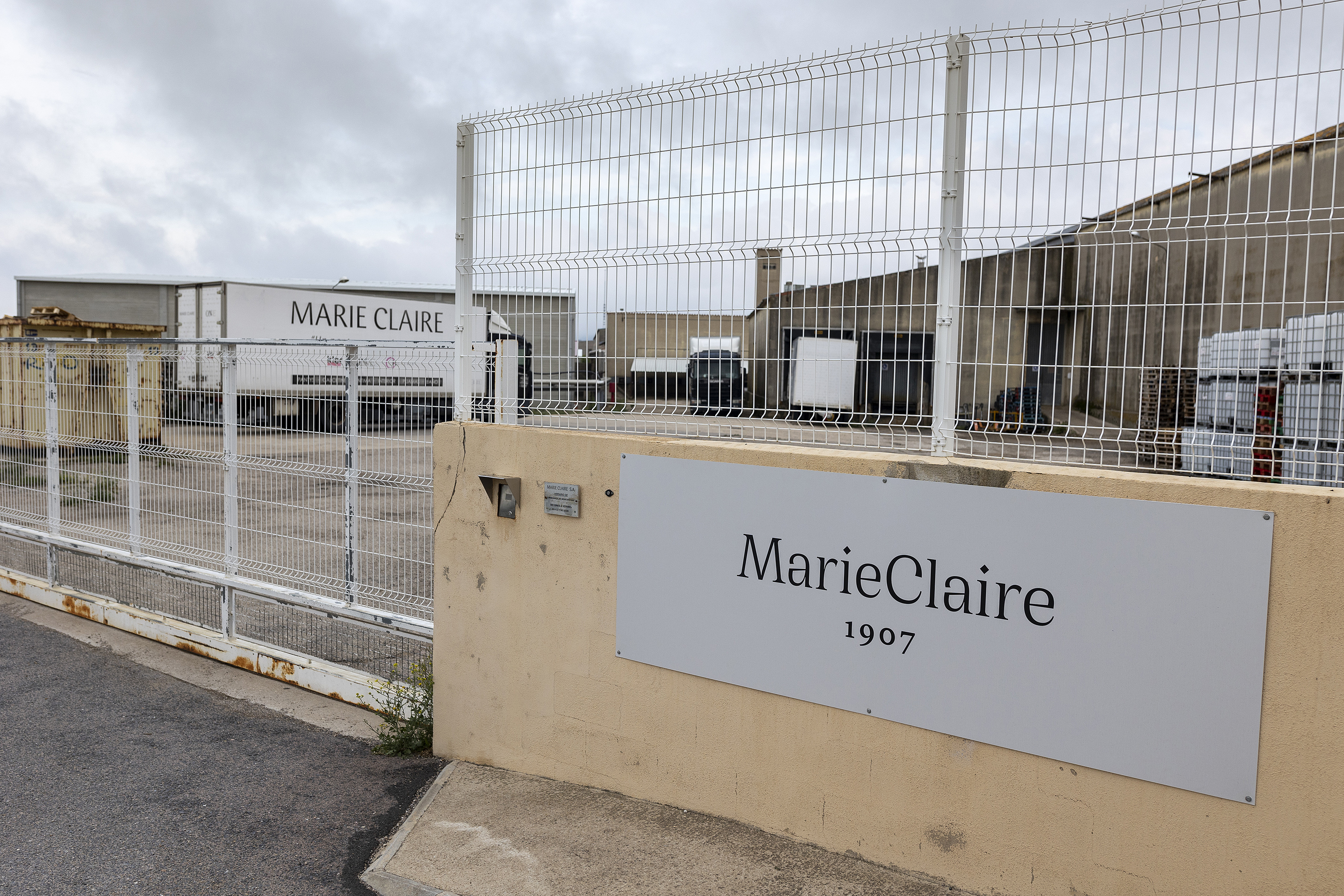 La empresa centenaria Marie Claire se debate entre echar el cierre o una supervivencia de mínimos