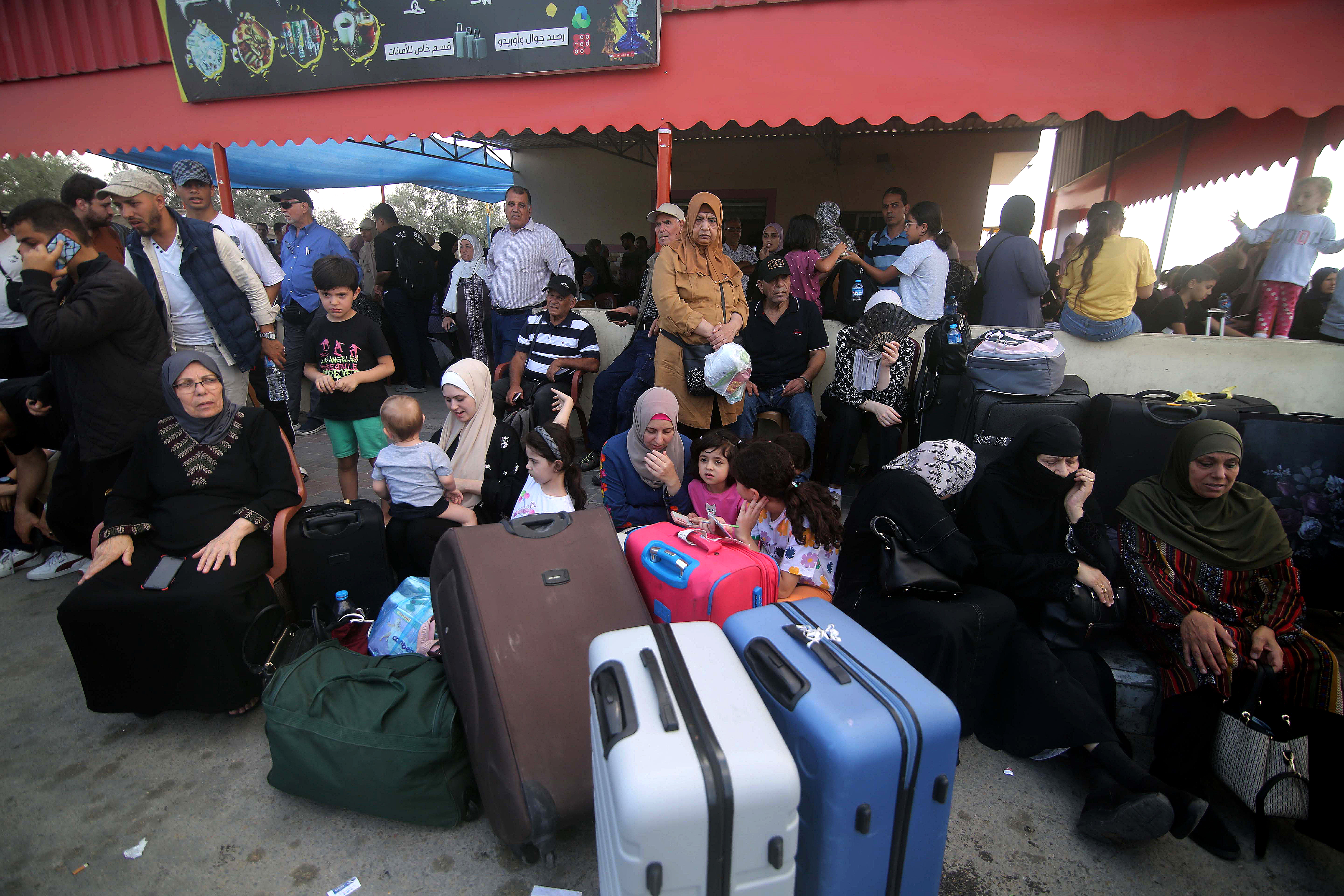 Guerra entre Israel y Gaza, en directo | Gaza contiene el aliento tras expirar el ultimátum de Israel