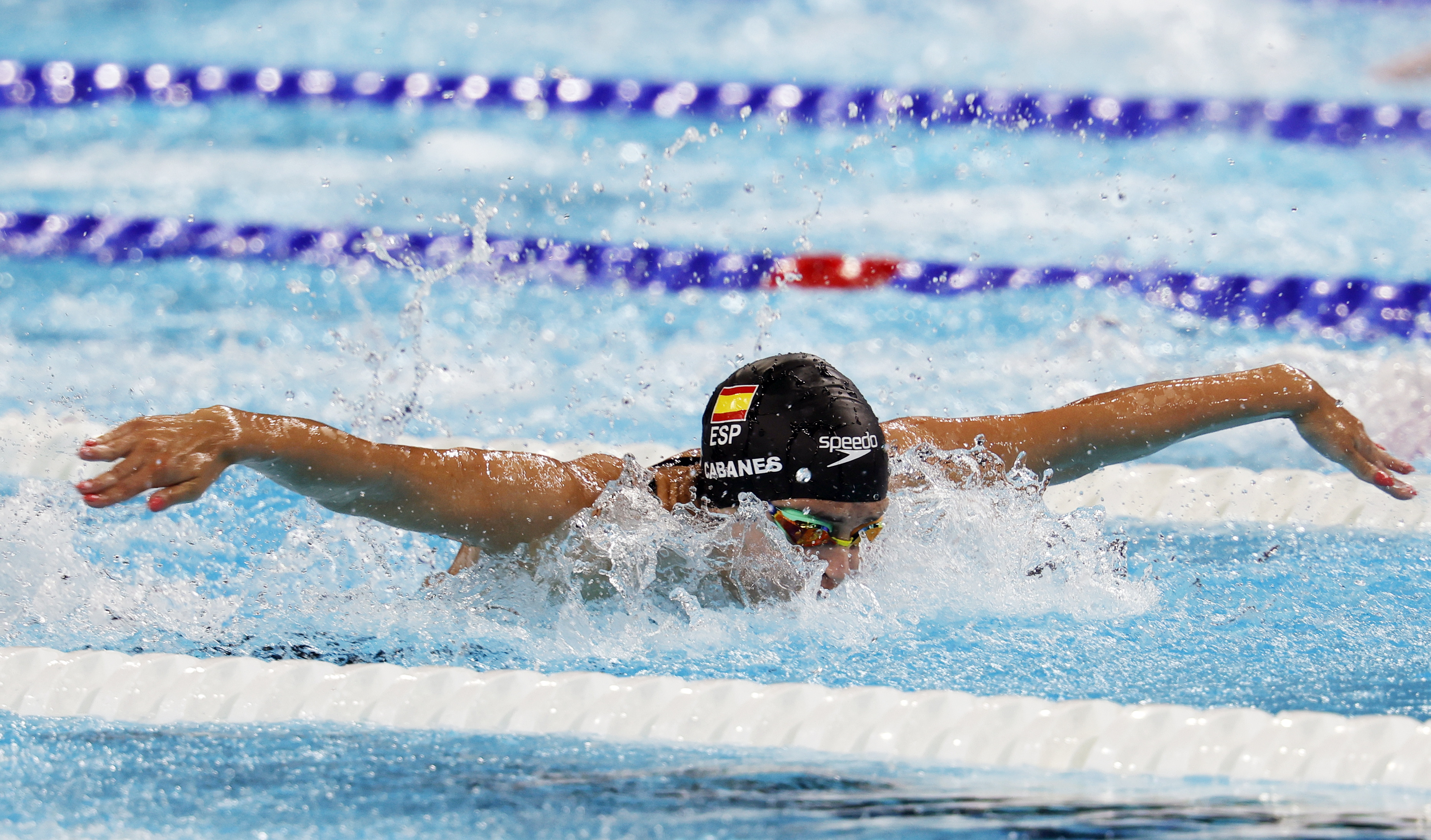 Paris (France), 27/07/2024.- Laura Cabanes Garzas of Spain competes in a Women 100m Butterfly heat of the Swimming competitions in the Paris 2024 Olympic Games, at the Paris La Defense Arena in Paris, France, 27 July 2024. (100 metros, Francia, Espa?a) EFE/EPA/RONALD WITTEK