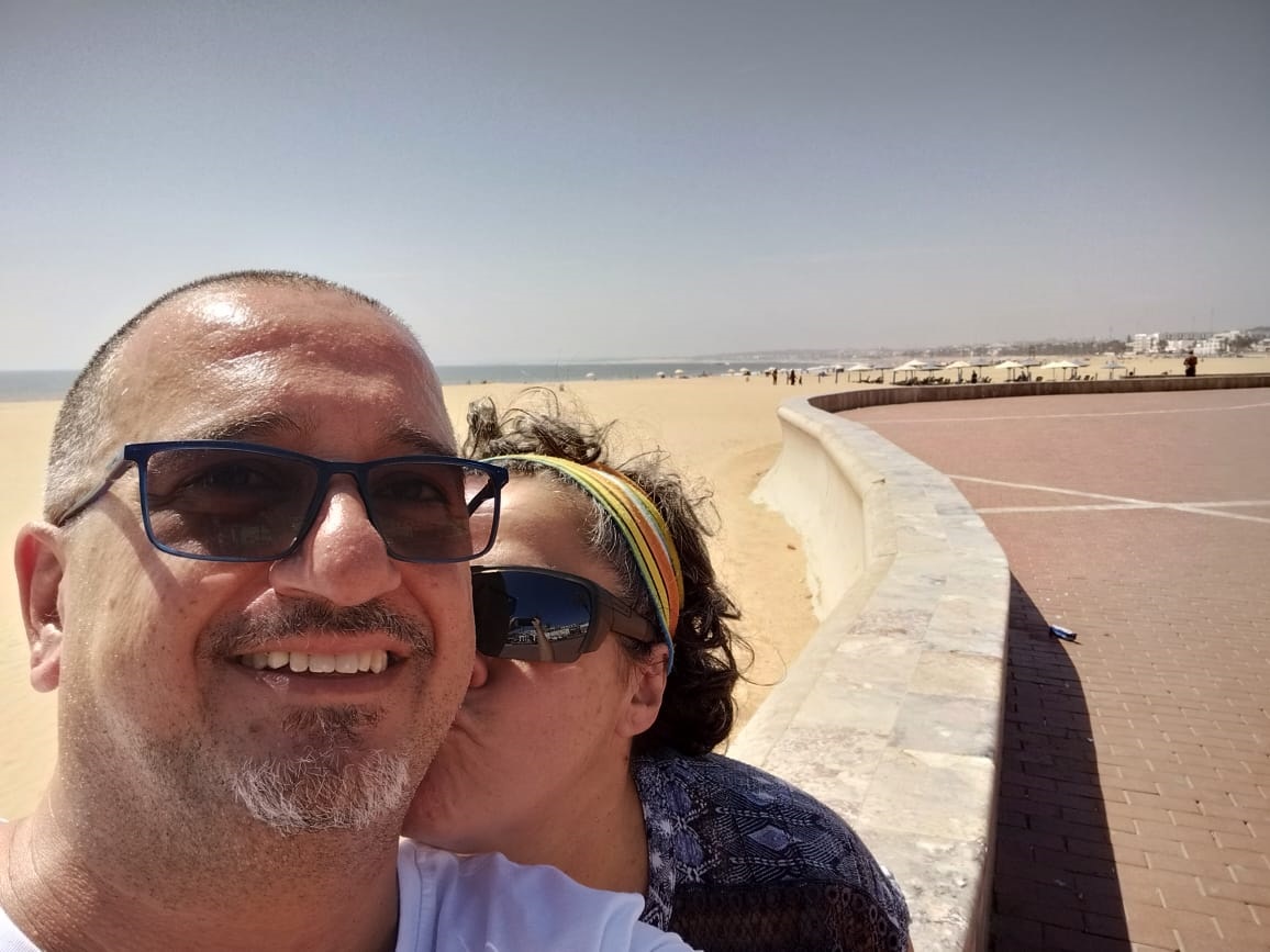 Francisco Viera e Ángela María Hernández, na cidade de Agadir (Marrocos), na véspera do terremoto.