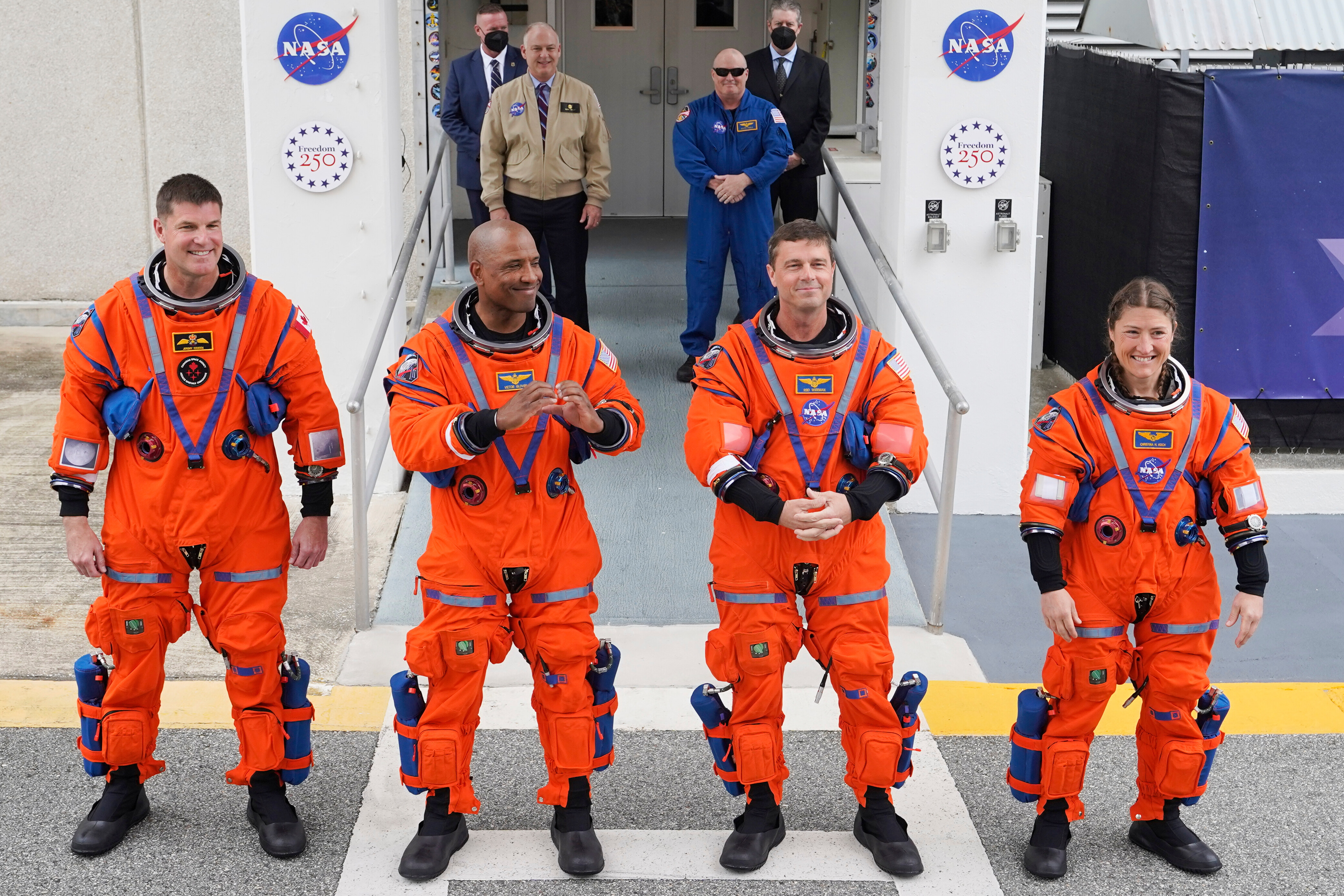 Astronauts, from left, Canadian Space Agency astronaut Jeremy Hansen, pilot Victor Glover, commander Reid Wiseman and mission specialist, Christina Koch leave the Operations and Checkout building on their way to Launch Pad 39B for a planned liftoff on NASA's Artemis II moon rocket at the Kennedy Space Center, Wednesday, April 1, 2026, in Cape Canaveral, Fla. (AP Photo/John Raoux) 


Asspciated Press / LaPresse
Only italy and spain