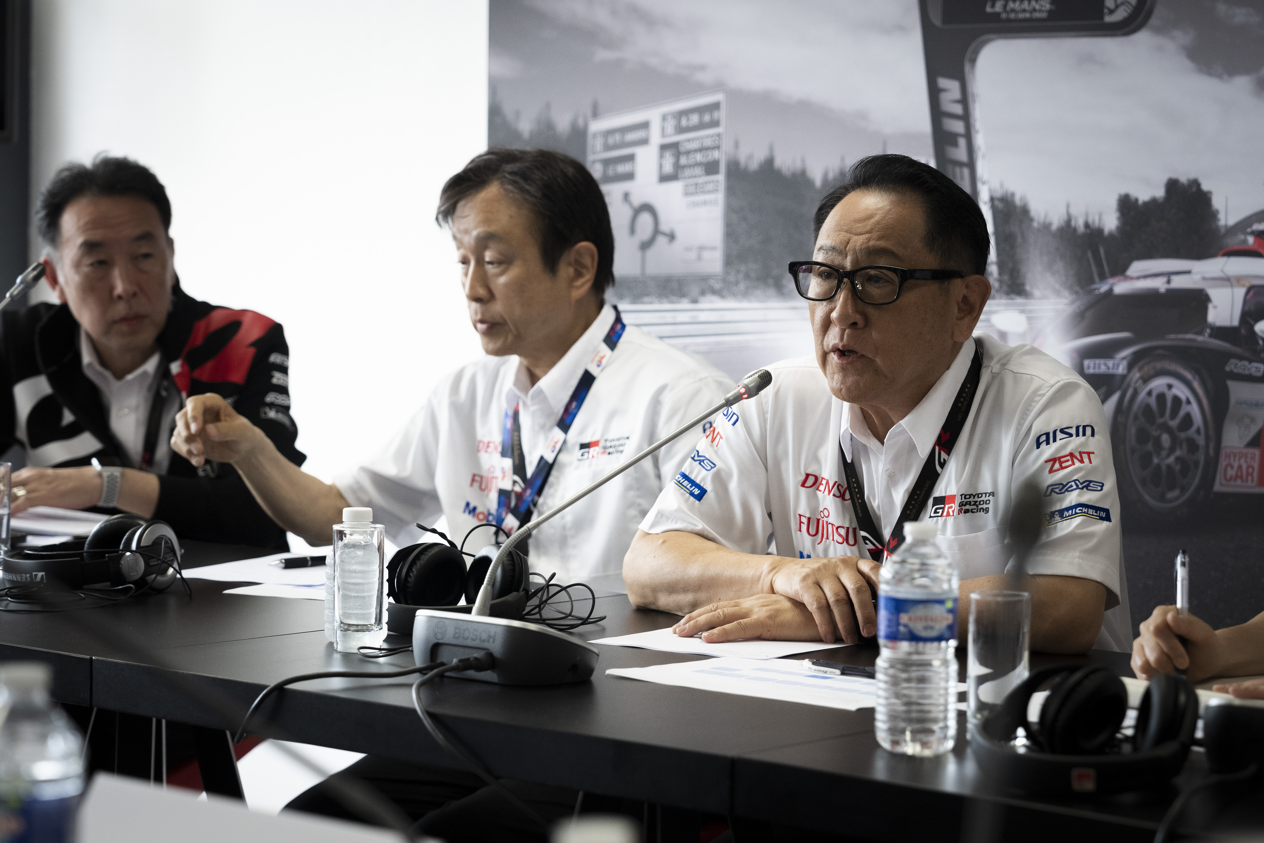 Akio Toyoda, presidente de Toyota Motor Corporation, durante un encuentro con la prensa en Le Mans (Francia).