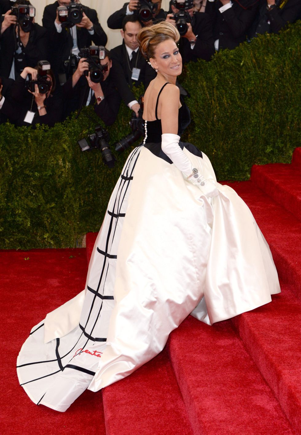 El modelo capote y otros vestidos desafortunados en la gala de los Oscar