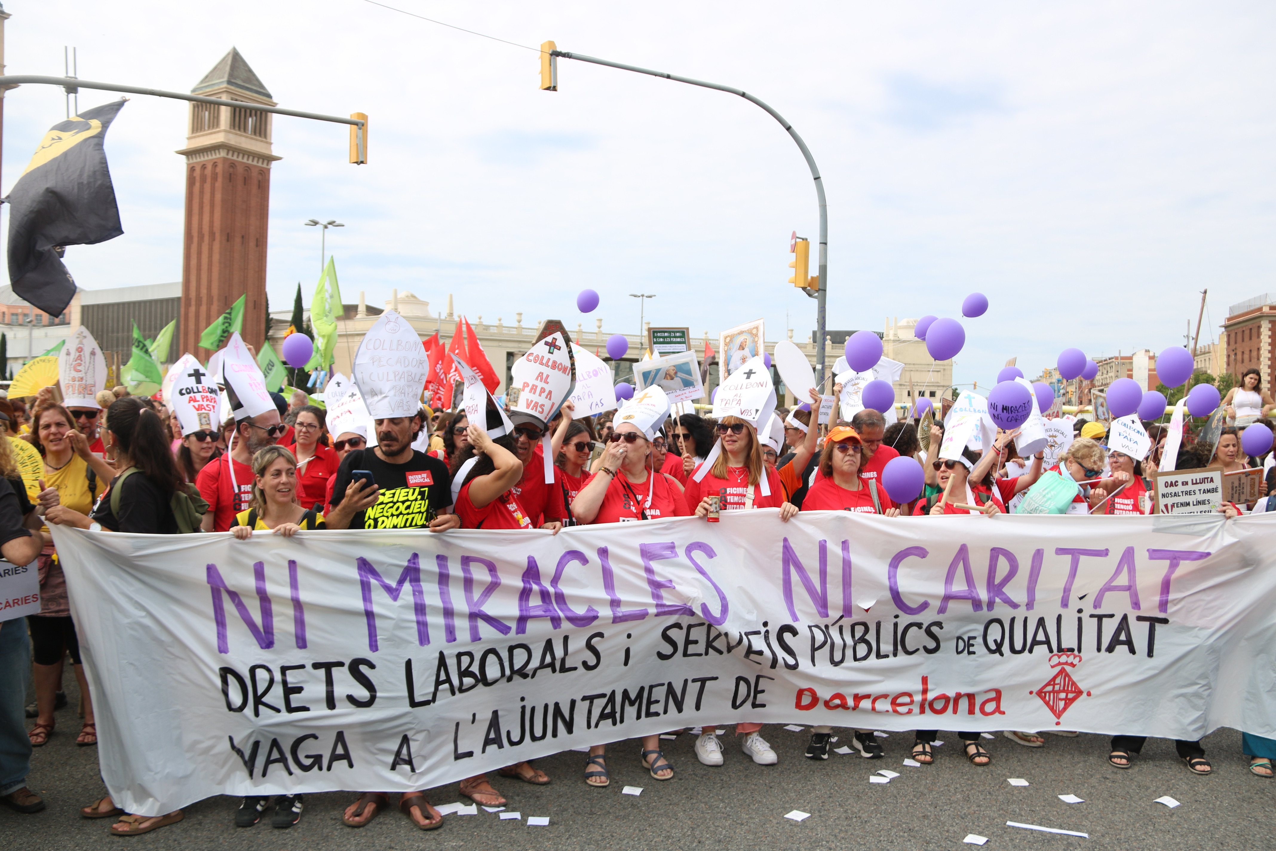 Los profesores de Barcelona protestan este martes coincidiendo con la visita del Papa. 