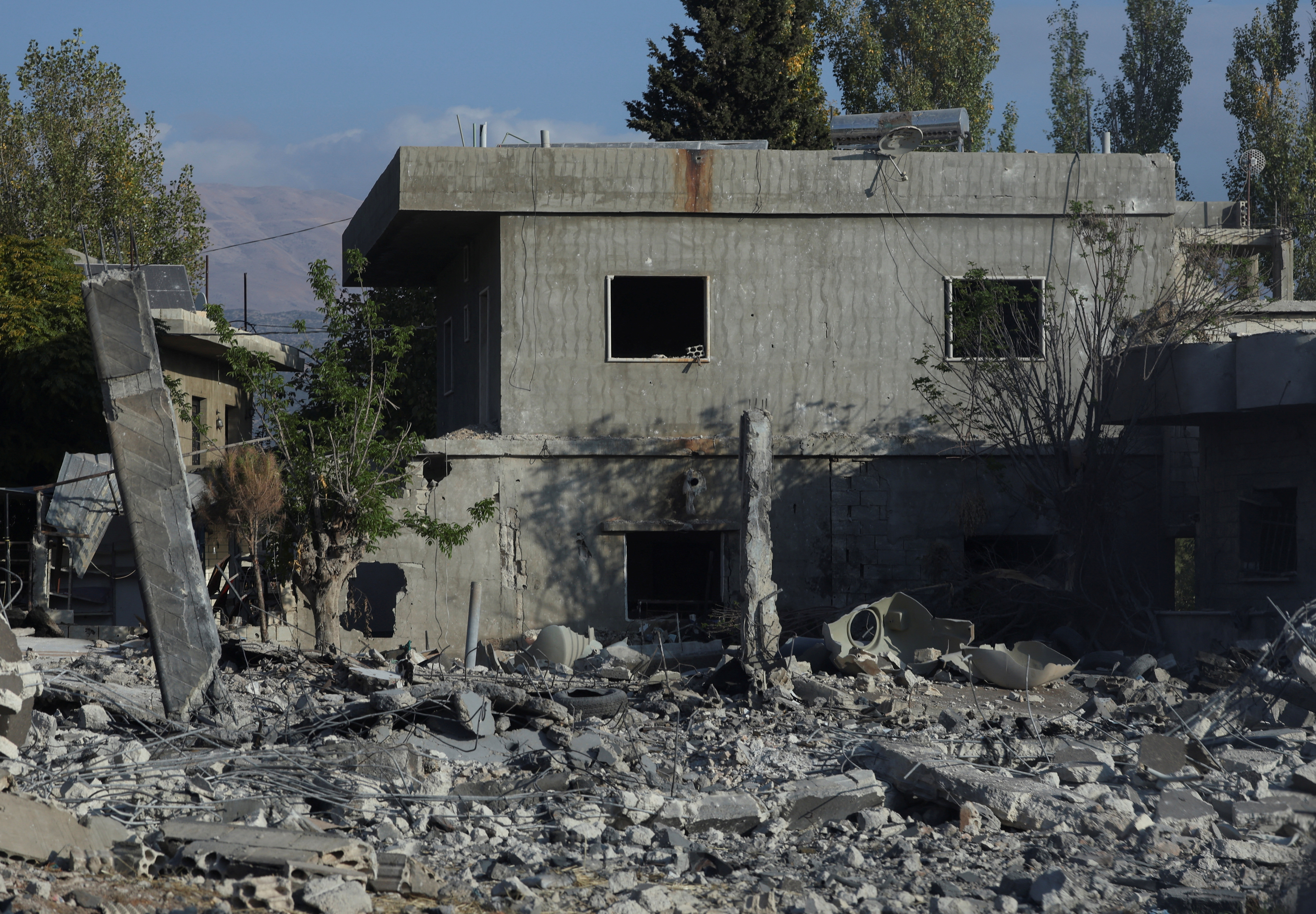 A view shows a site damaged in the aftermath of Israeli strikes on Hadath Baalbek, amid ongoing hostilities between Hezbollah and Israeli forces, Lebanon October 31, 2024. REUTERS/Mohamed Azakir