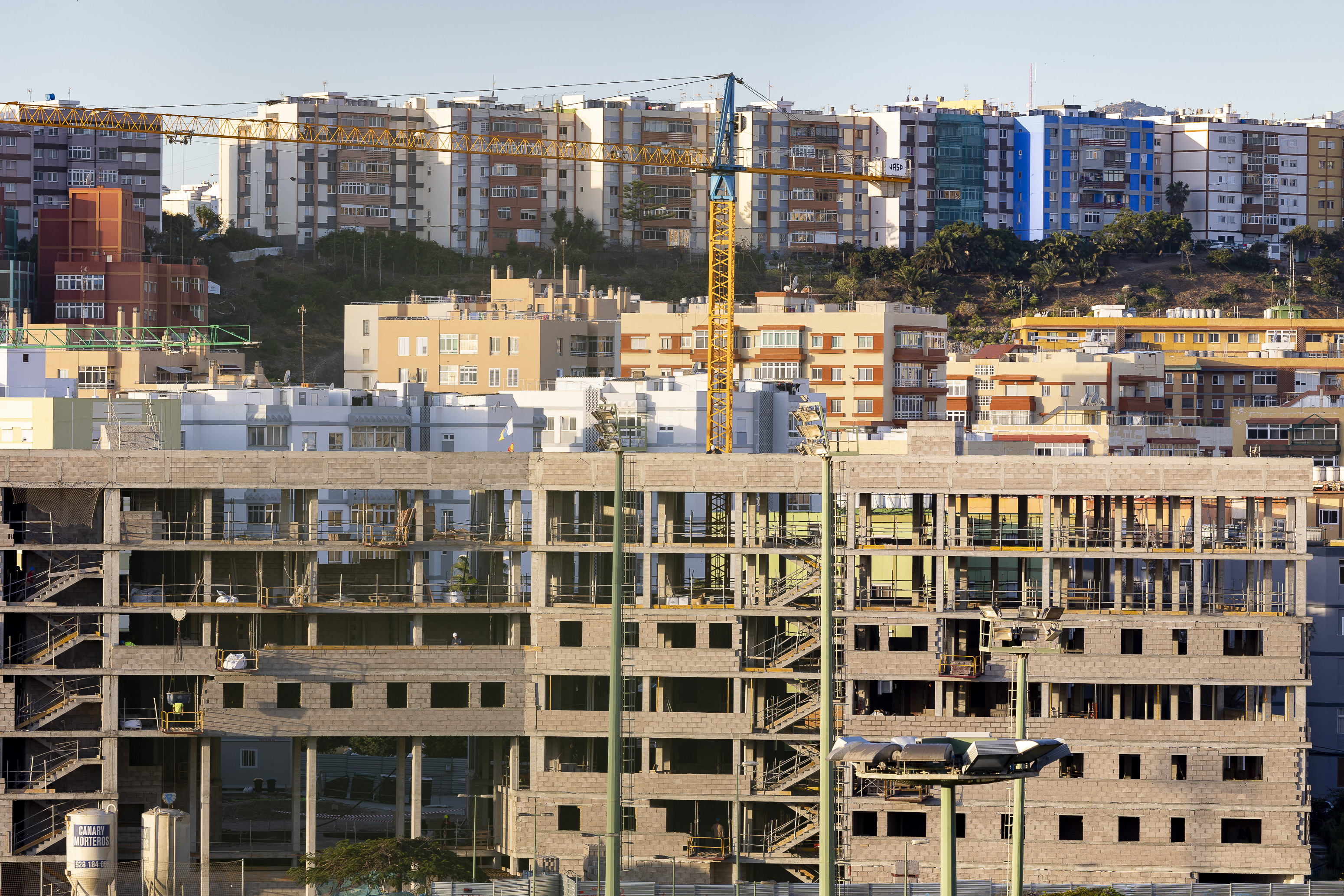 Un grupo de empresarios canarios constituye una socimi para promover el alquiler asequible en las islas