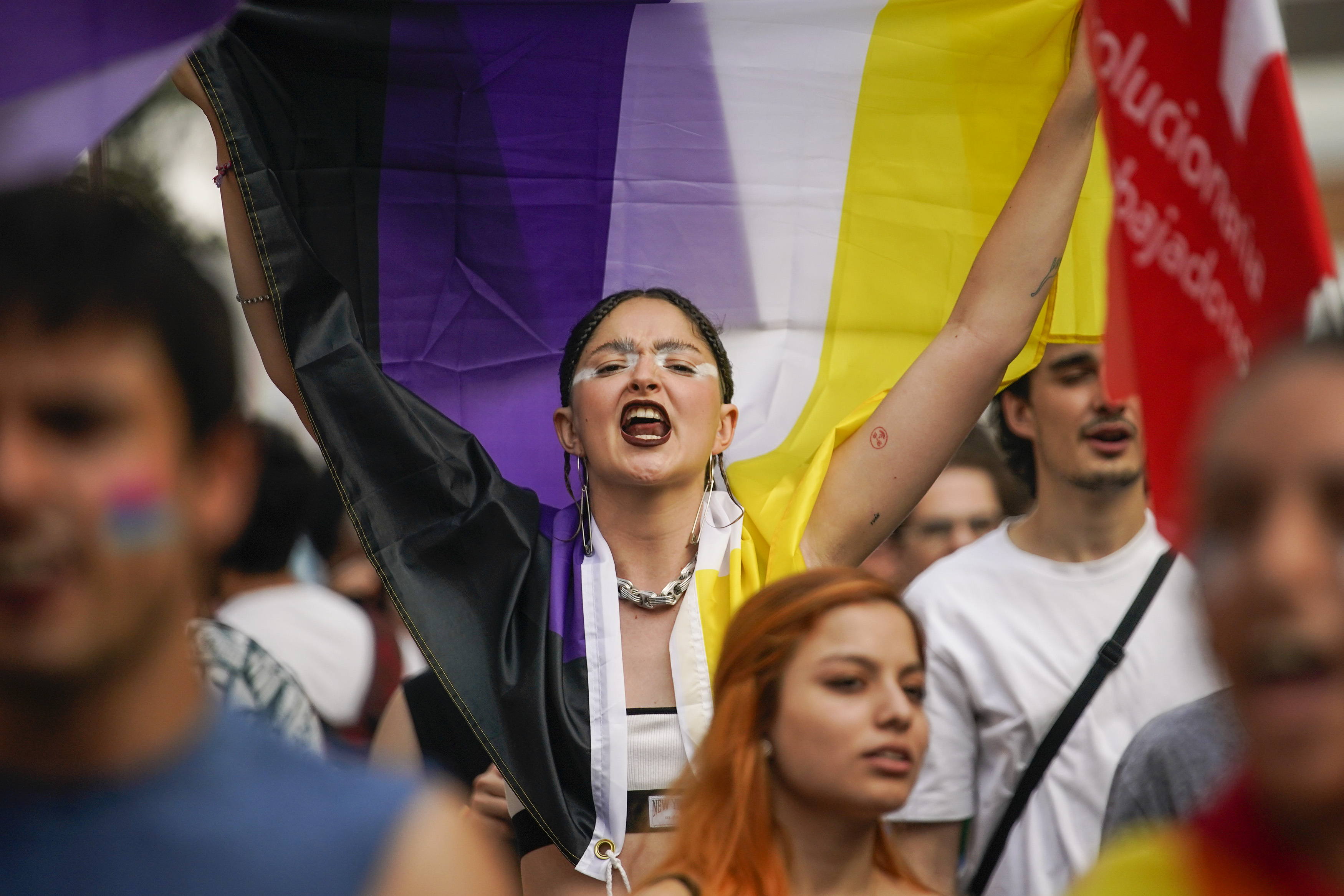 El ruido de la ultraderecha moviliza al colectivo LGTBI “Vamos a frenar las amenazas” Sociedad EL PAÍS