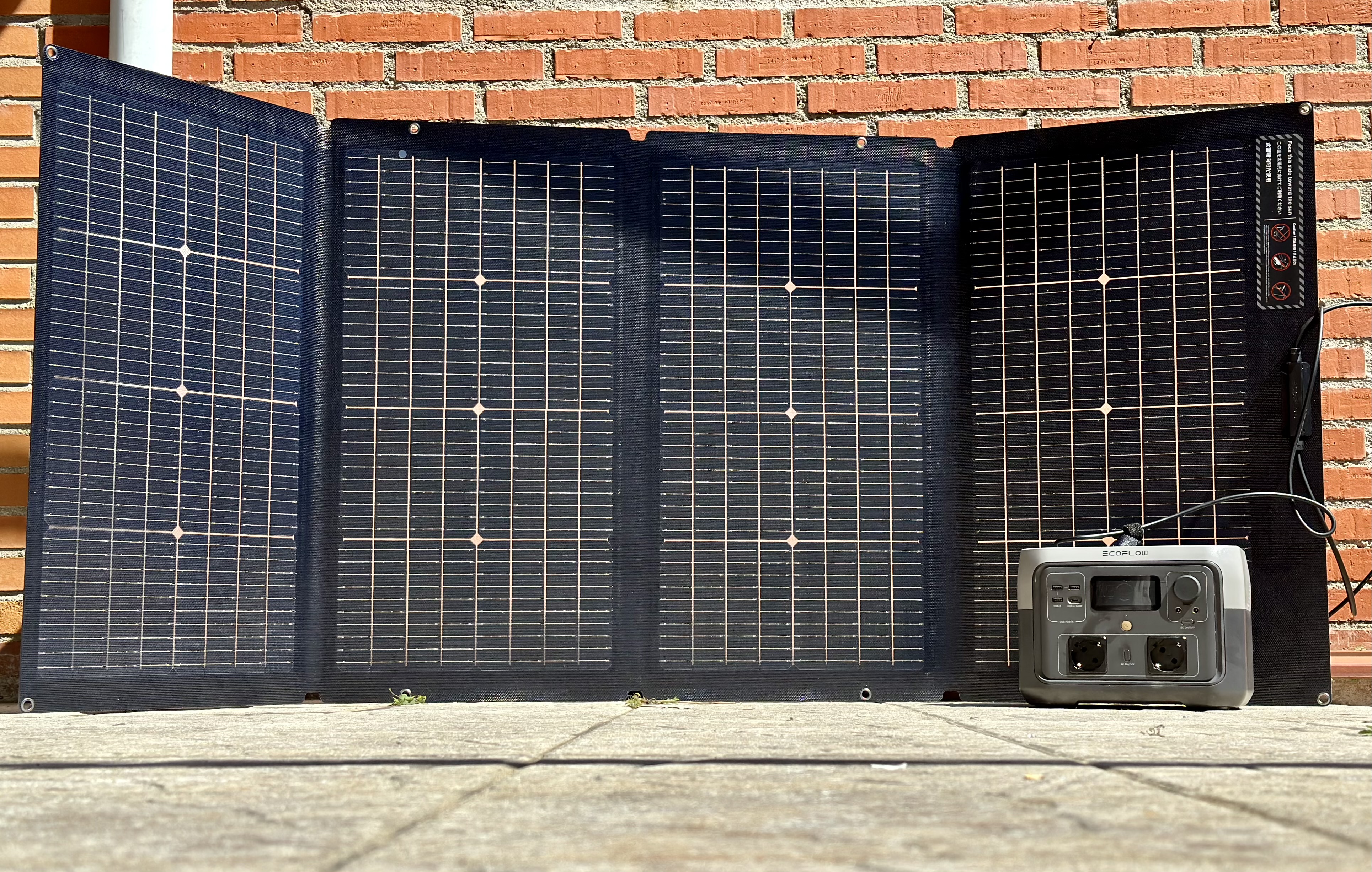 El conjunto de panel solar con una batería portátil de EcoFlow.