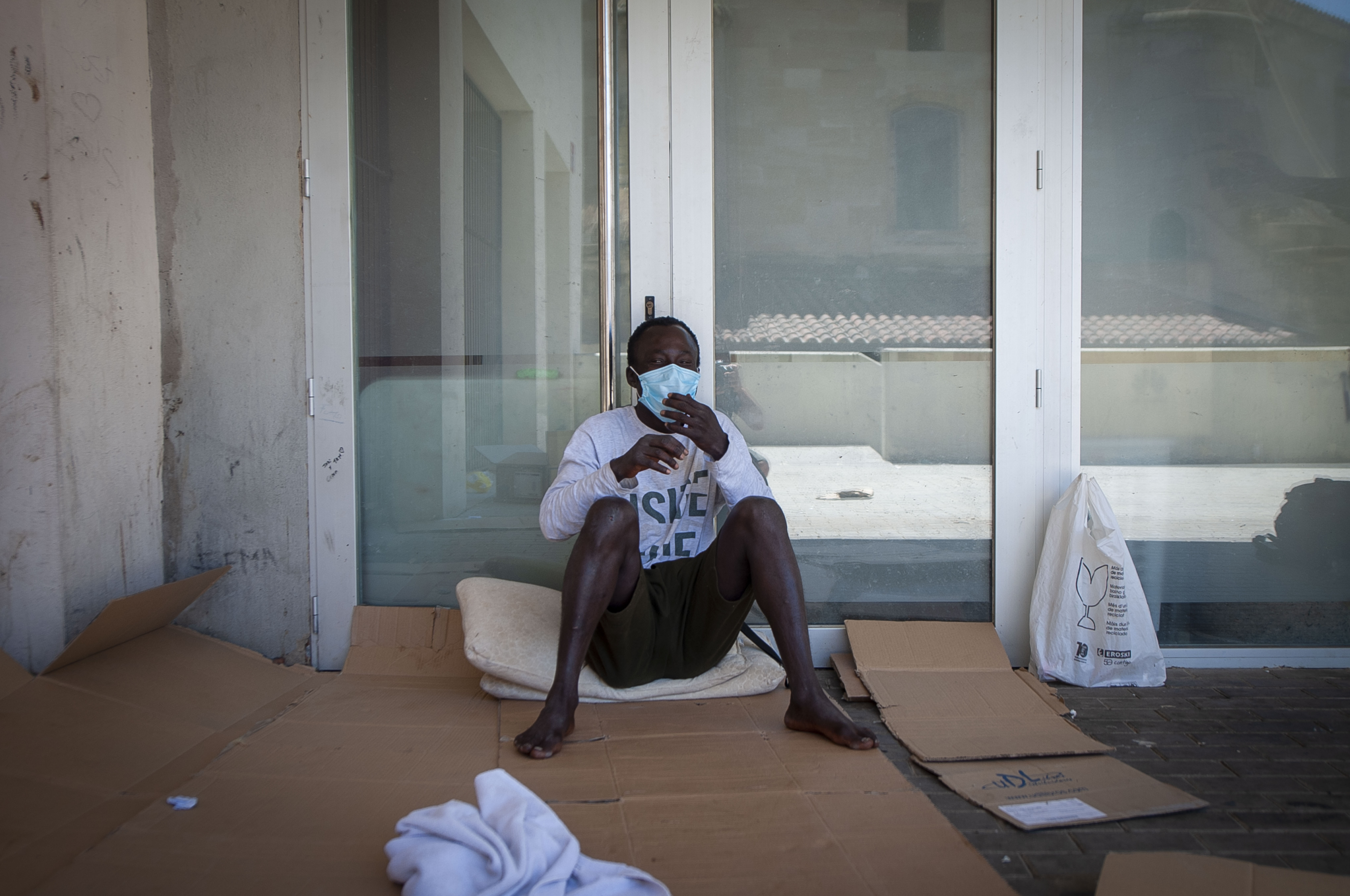 Coronavirus: Temporeros en Lleida | “No nos da miedo ni morir ni la  covid-19, nos asusta la miseria” | Sociedad | EL PAÍS