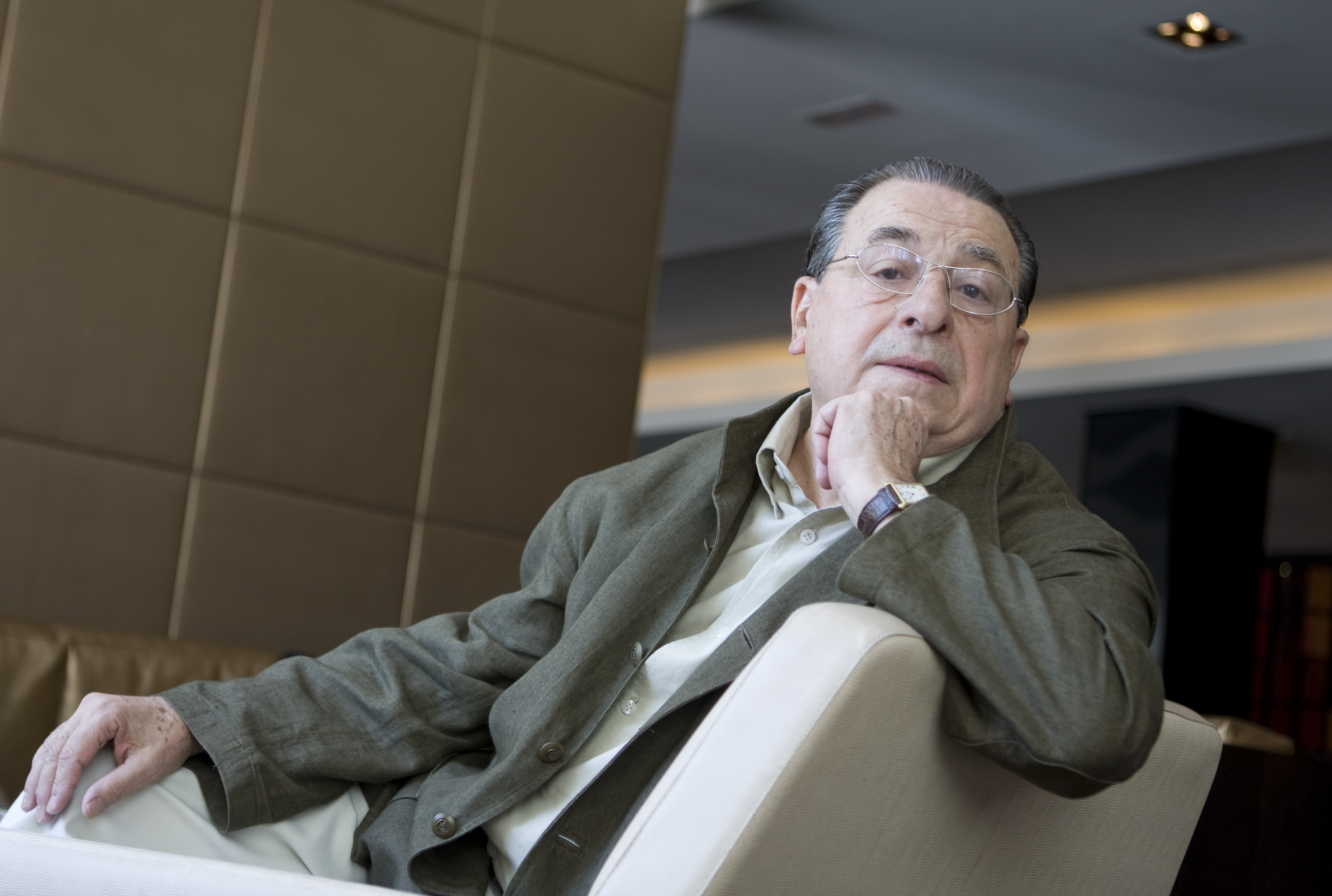 Muere a los 90 años el director argentino de teatro Jorge Lavelli, que convulsionó Europa con su inconformismo estético