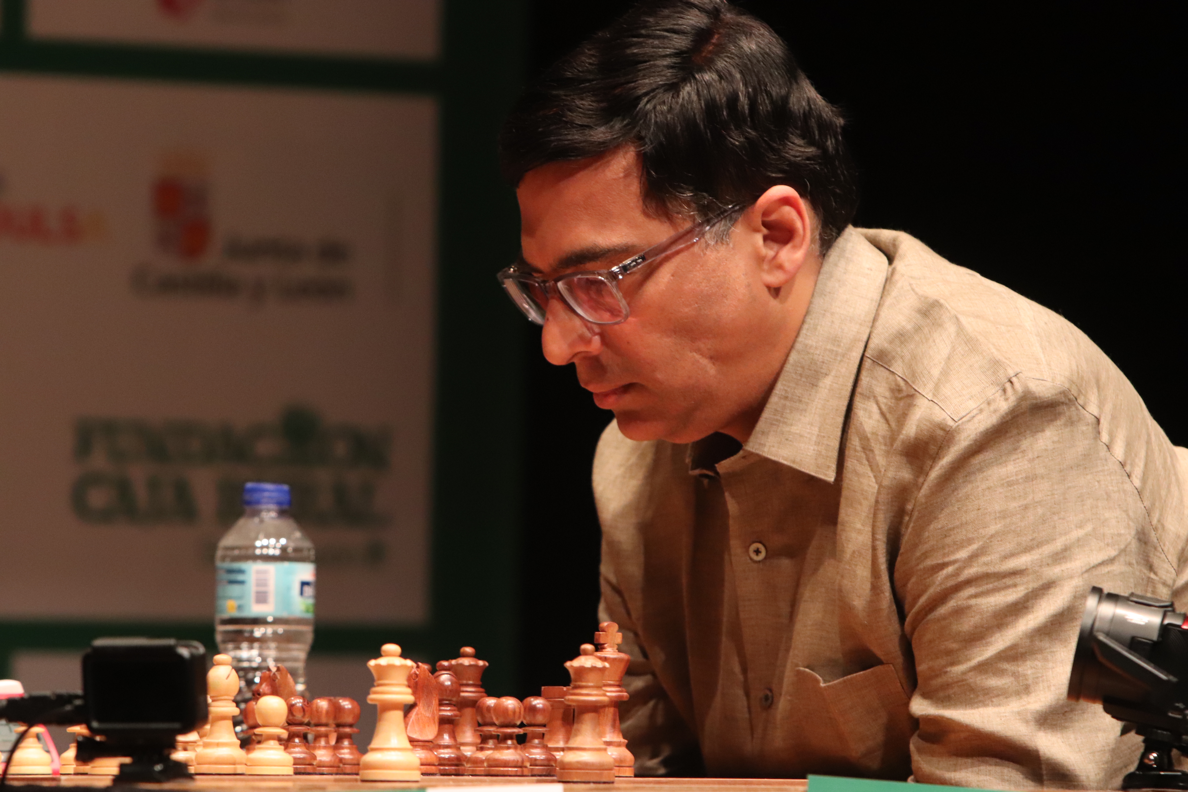 Anand, durante la final contra Jaime Santos, este domingo en León