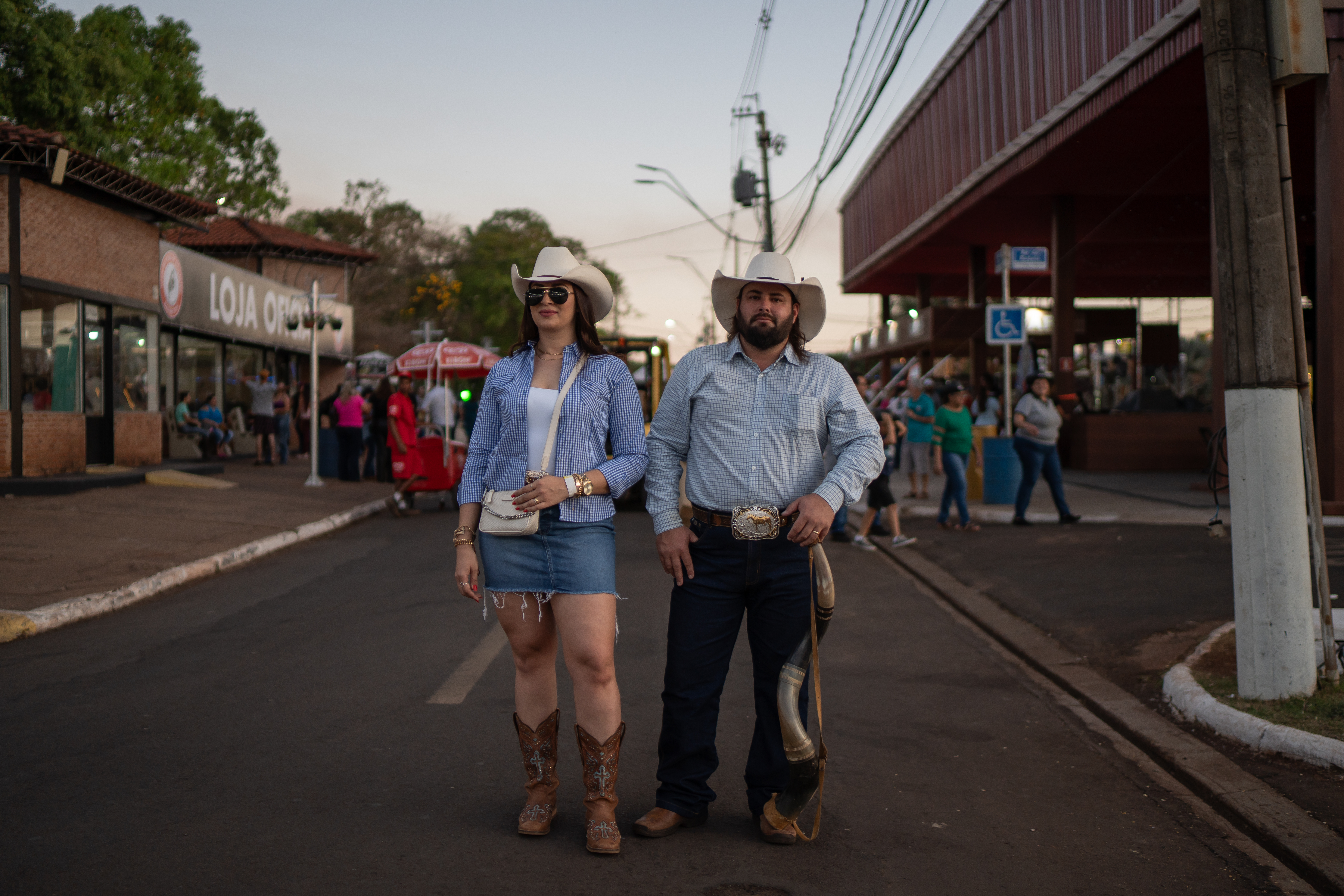 Felipe Huber e Karine Hubner, casal de agricultores da cidade de Juína, interior de Mato Grosso.