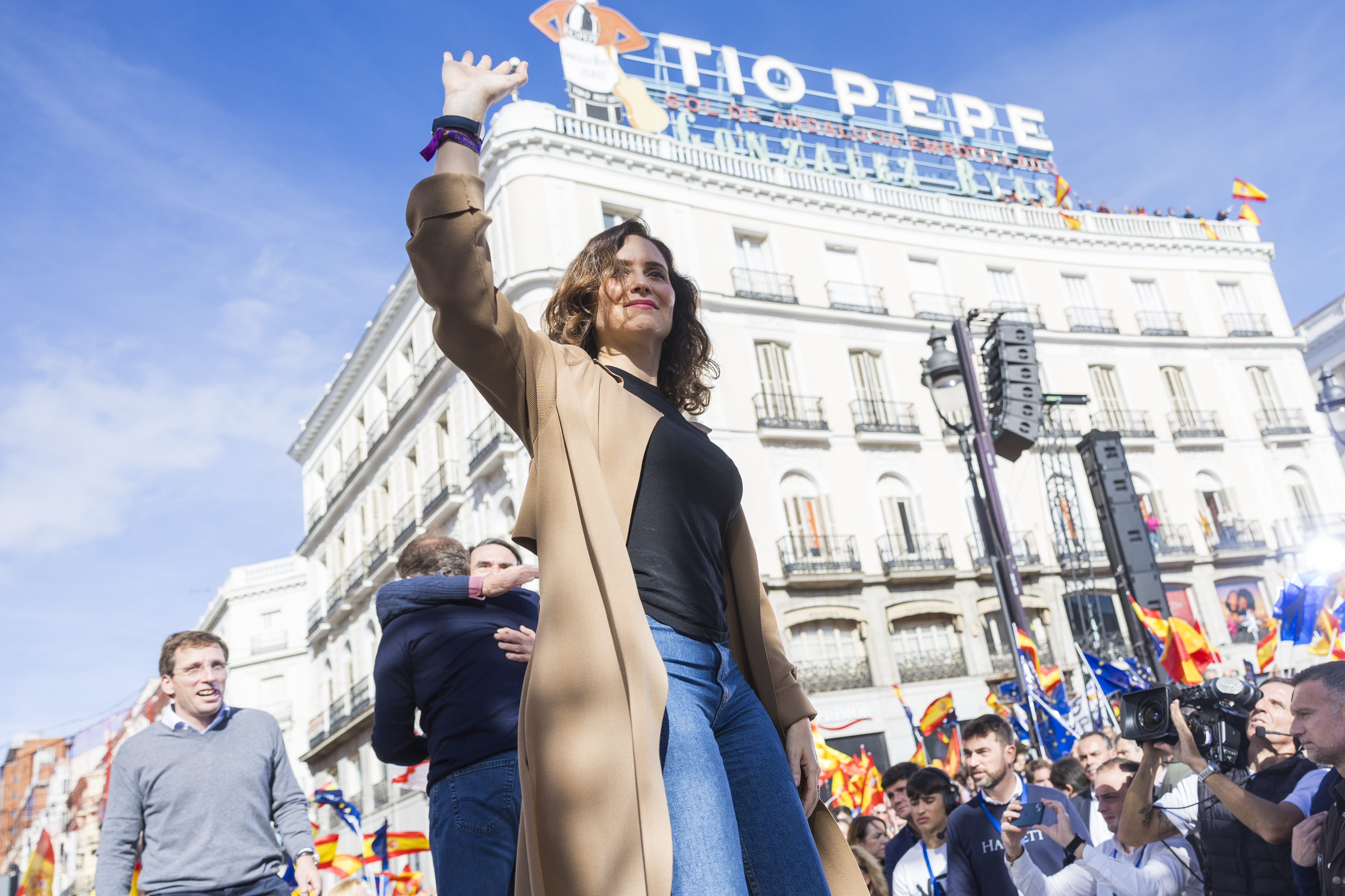 La presidenta de la Comunidad de Madrid, Isabel Díaz Ayuso, durante la manifestación de Sol en contra de la amnistía, el domingo 12 de noviembre.