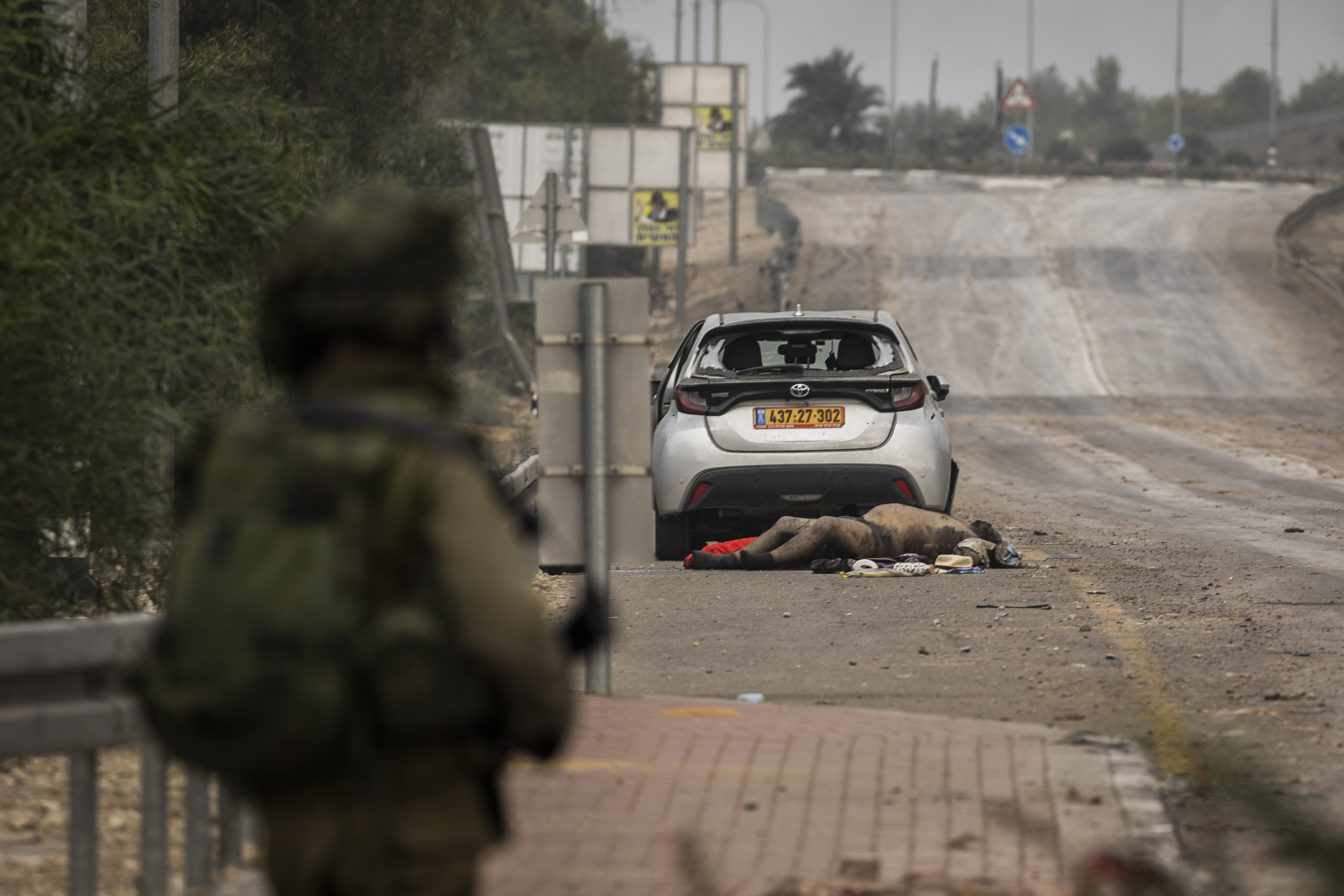 Guerra entre Israel y Gaza, en directo | El ejército israelí recupera el control de la frontera y afirma haber hallado 1.500 cadáveres de milicianos de Hamás
