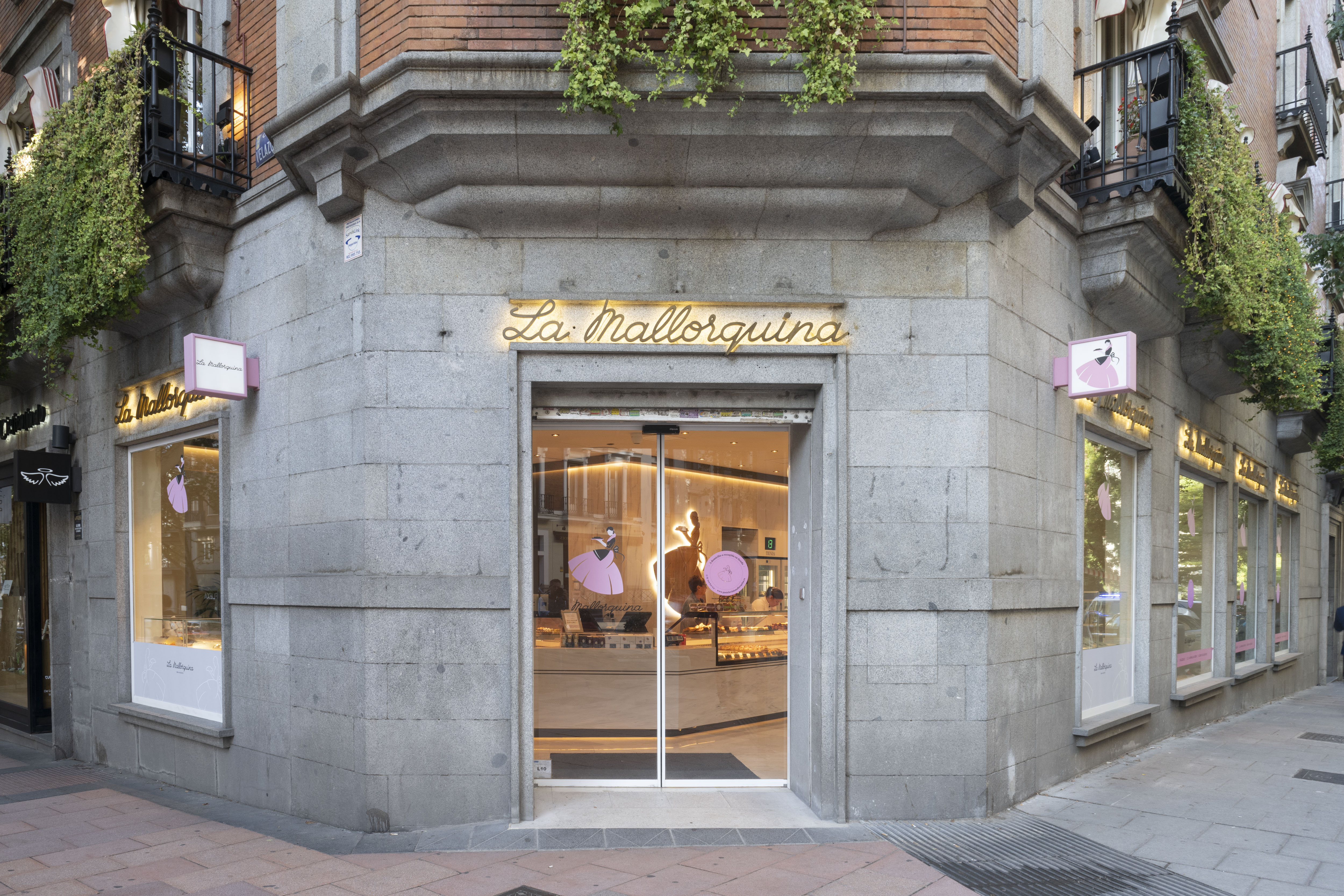 Fachada de La Mallorquina en la calle Velázquez de Madrid. 