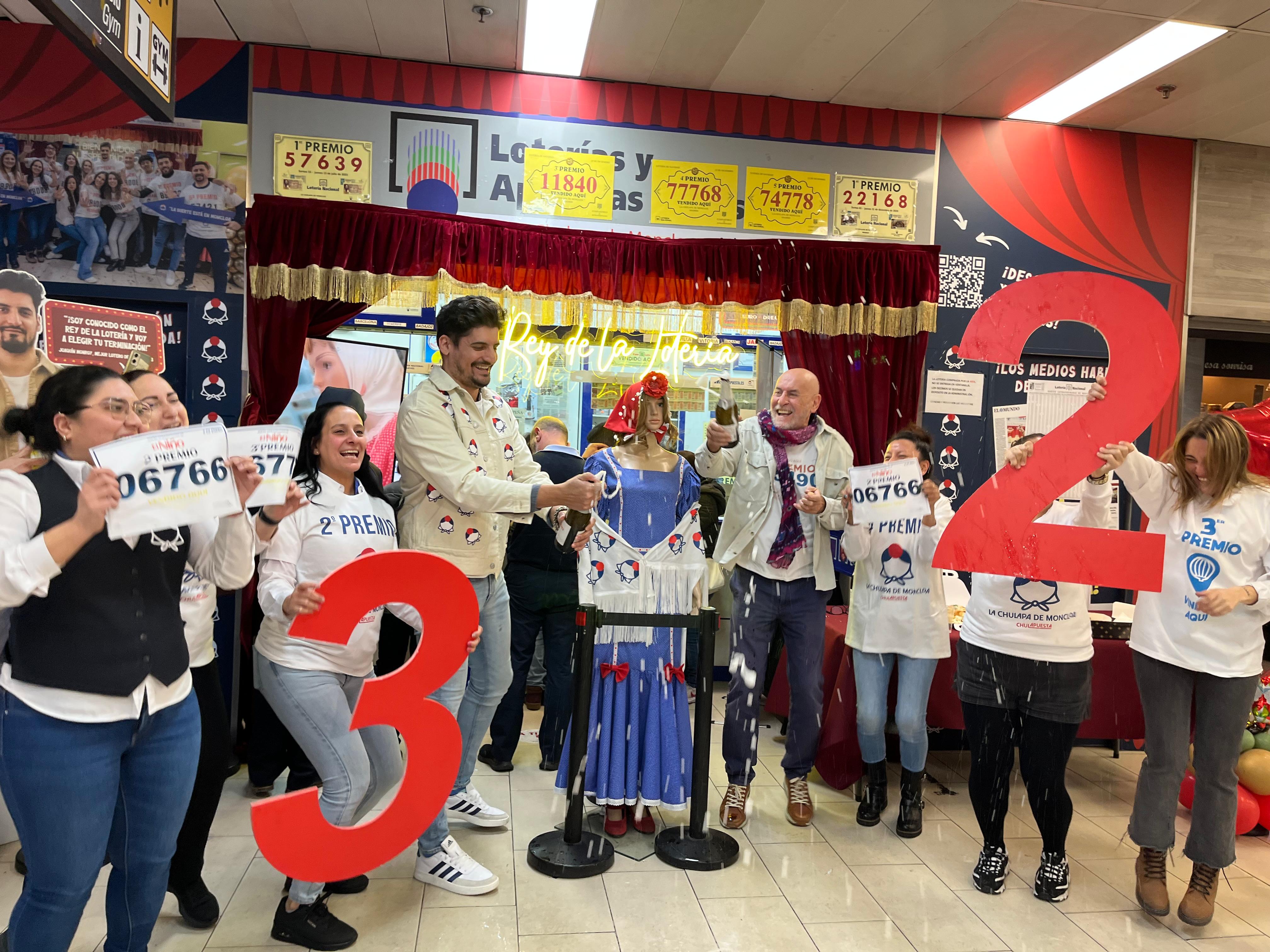 Los trabajadores de la administracin madrile?a celebran los premios.