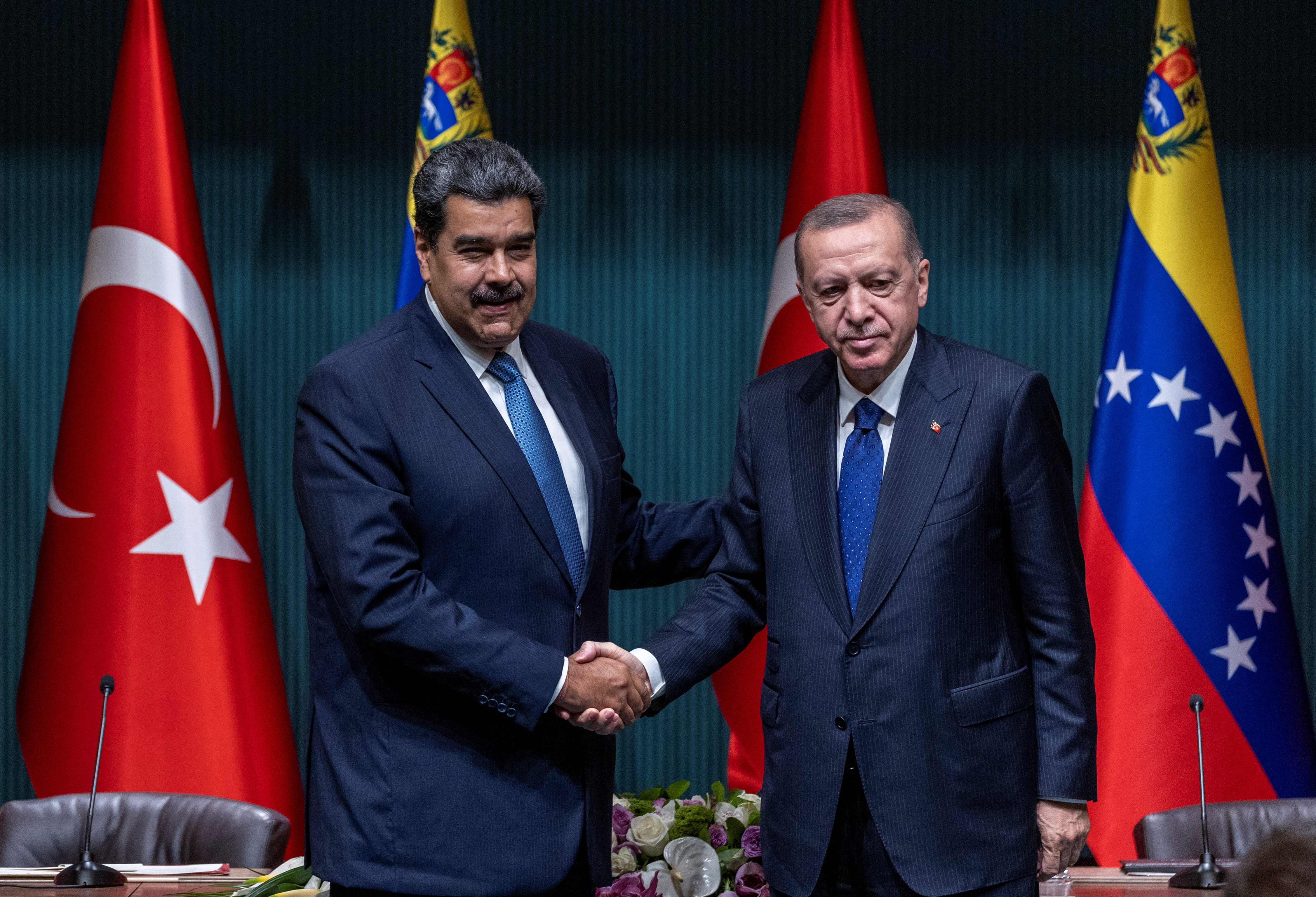 Maduro llama a los empresarios de Turquía a invertir en la “recuperación” de Venezuela