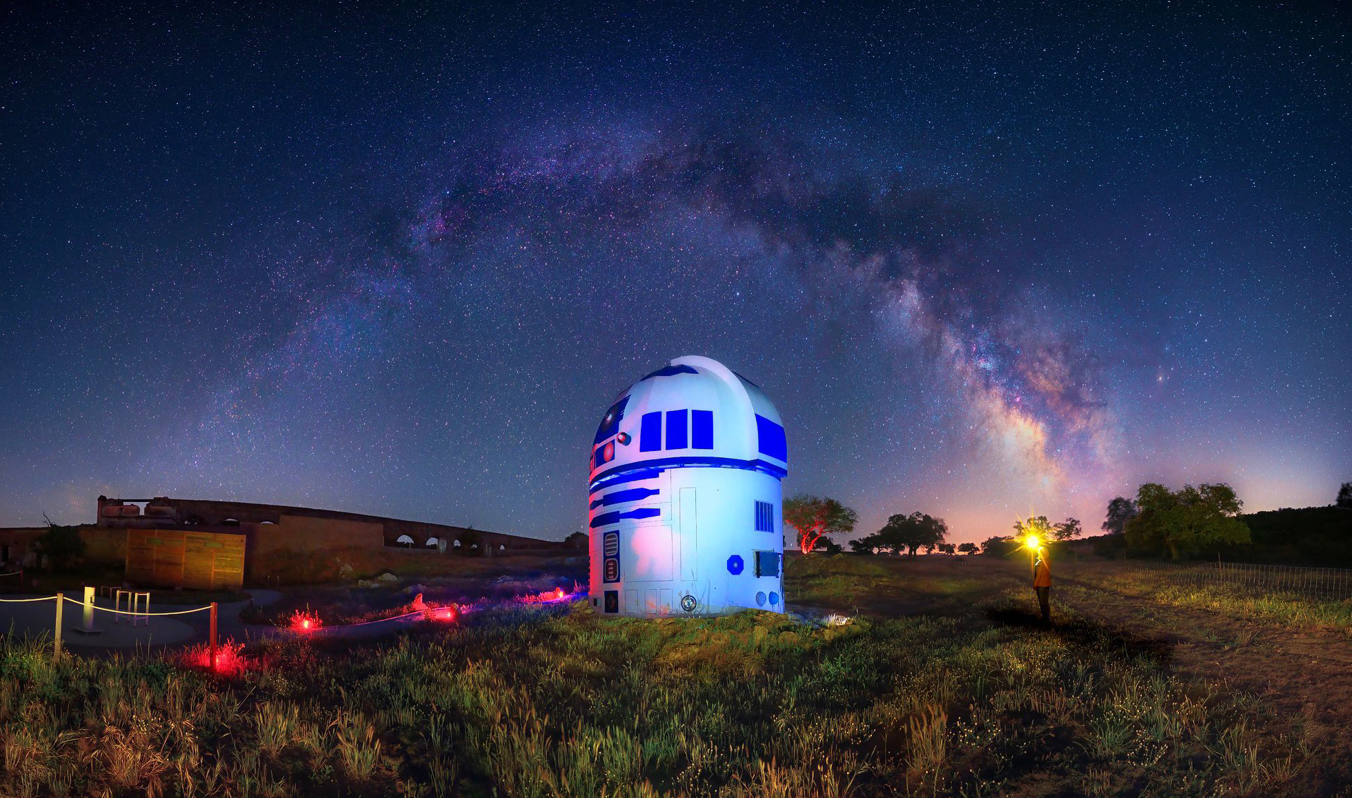 Observatorio R2-D2 de Entre Encinas y Estrellas, centro de observacin astronmica en Fregenal de la Sierra (Badajoz).