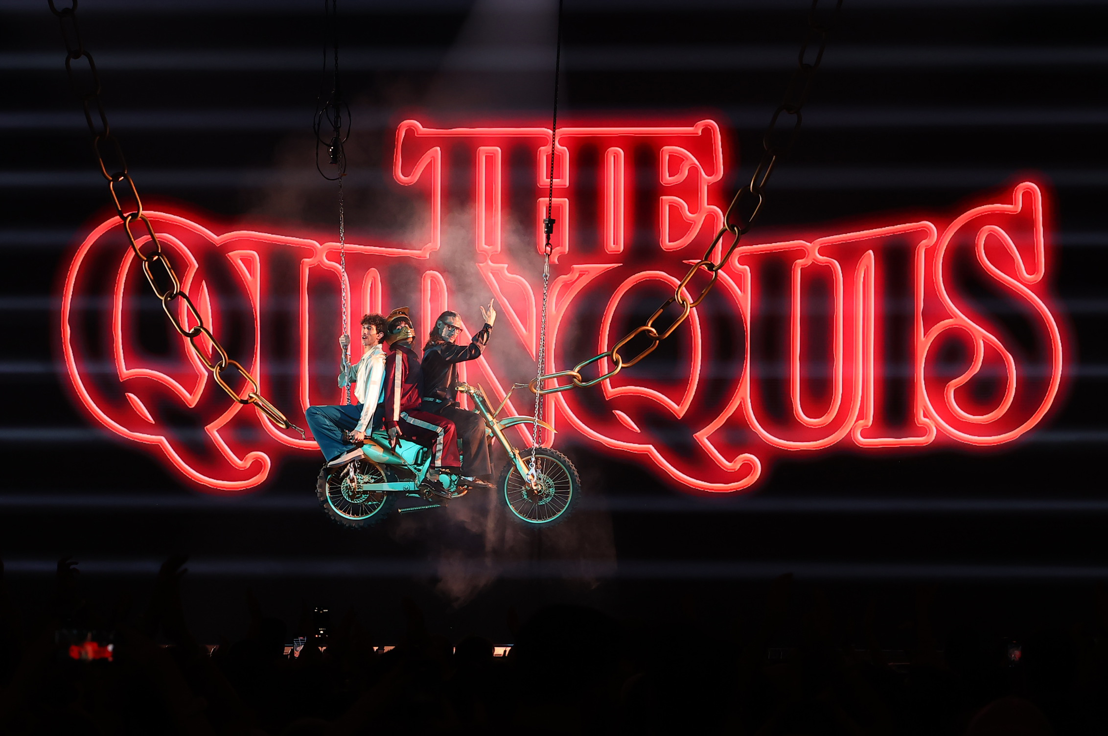 Un momento de la actuación de The Quinquis en la segunda semifinal del Benidorm Fest 2026.