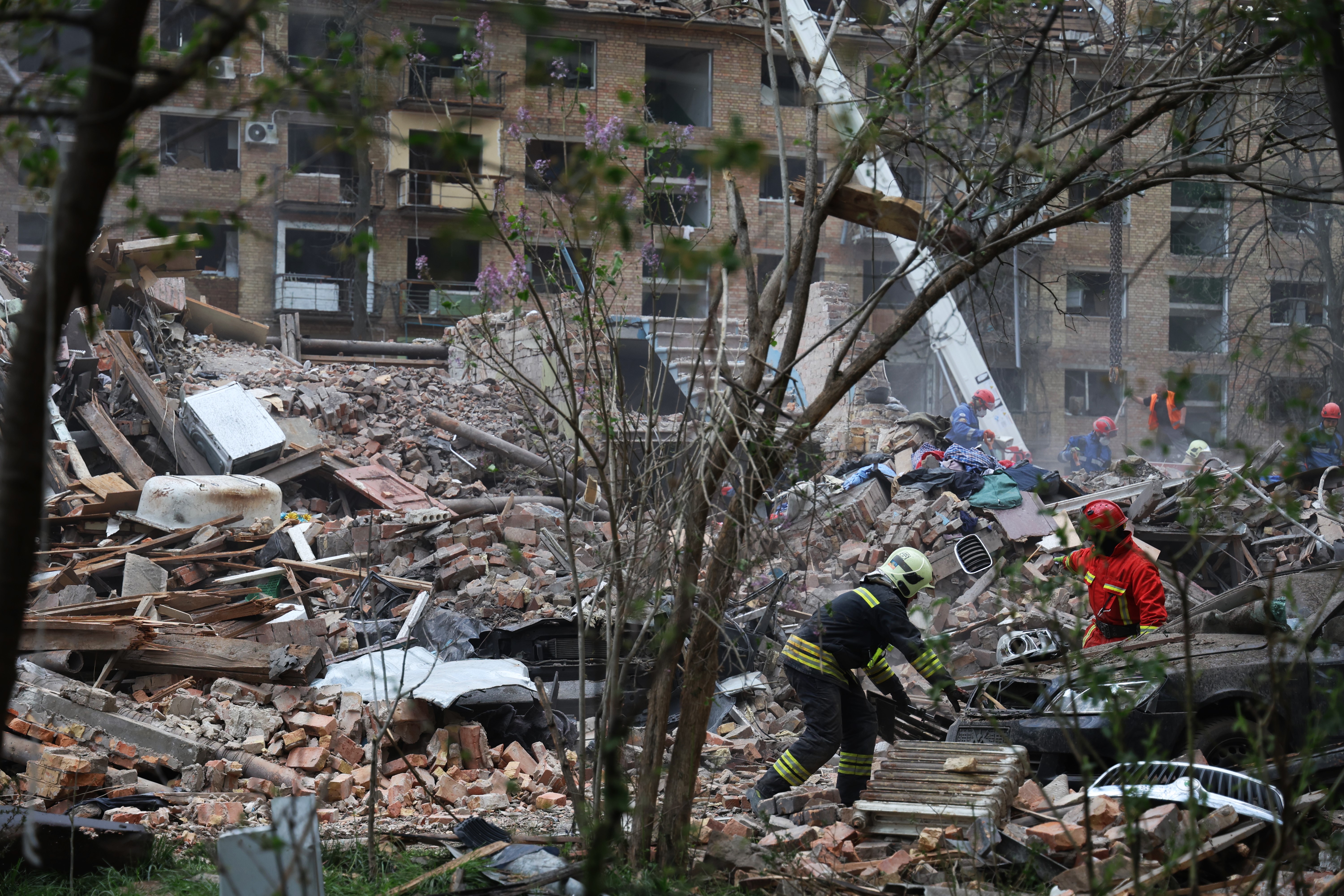 Una oleada de drones y misiles rusos deja 12 muertos en Kiev en el peor  ataque a la capital de Ucrania desde el verano | Internacional | EL PAÍS