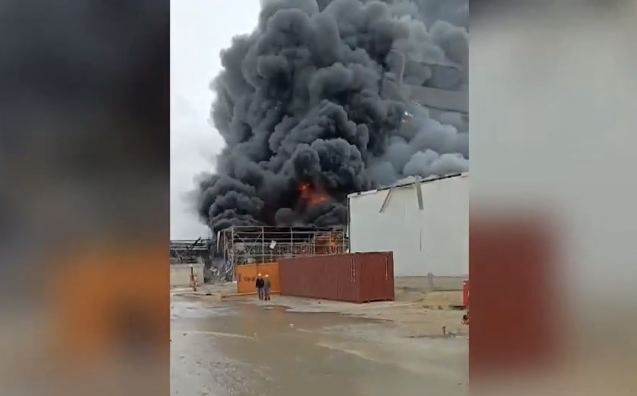 IMÁGENES TRAS EL IMPACTO DE RESTOS DE UN MISIL IRANÍ EN UN POLÍGONO INDUSTRIAL DE NEOT HOVAV, EN EL SUR DE ISRAEL, QUE ALBERGA DISTINTAS INDUSTRIAS QUÍMICAS.