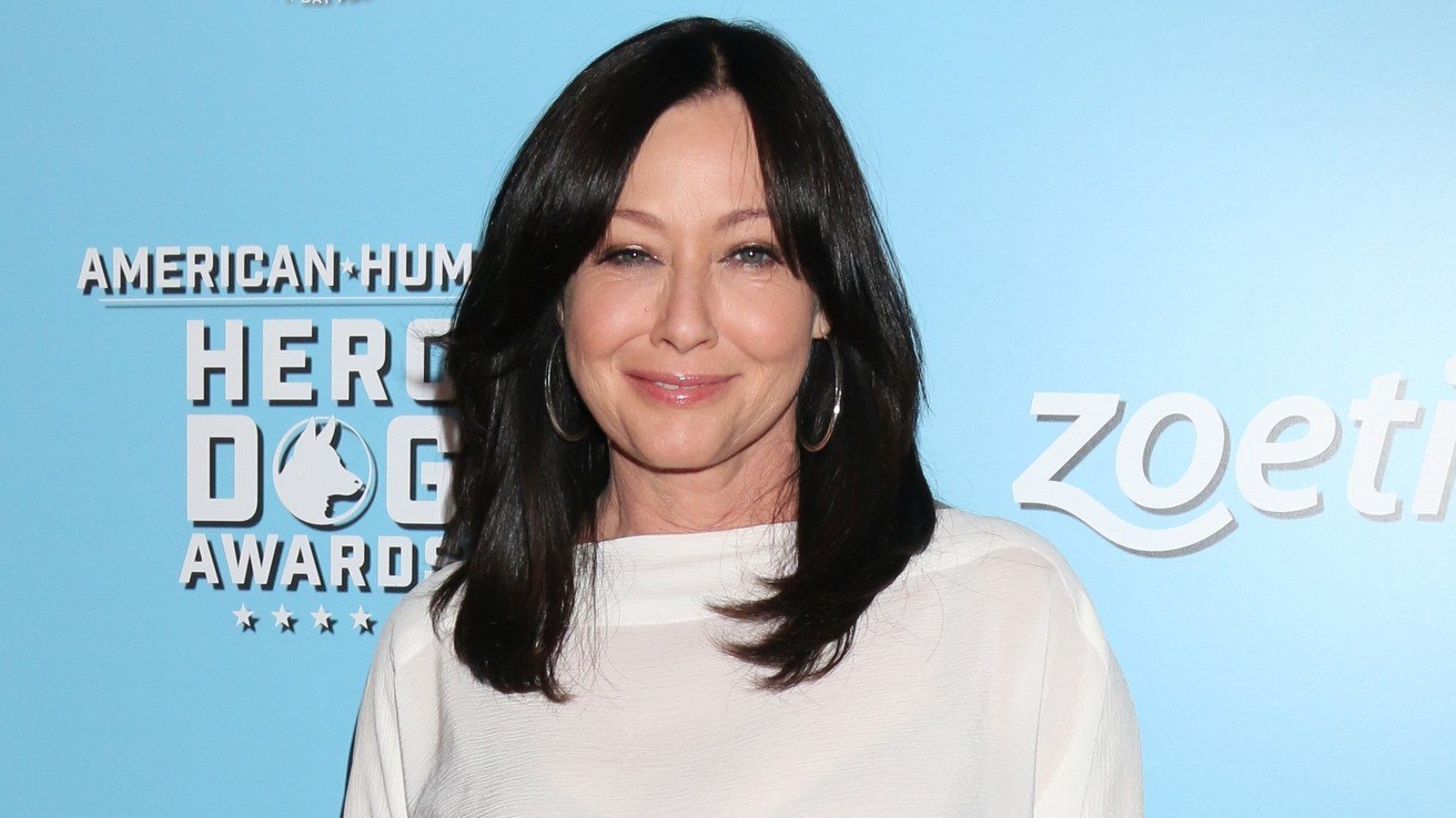 Shannen Doherty Uploads A Photo Without Retouching To Networks And Sends A Message You Know Without Fillers Without Botox Without A Facelift People Digis Mak