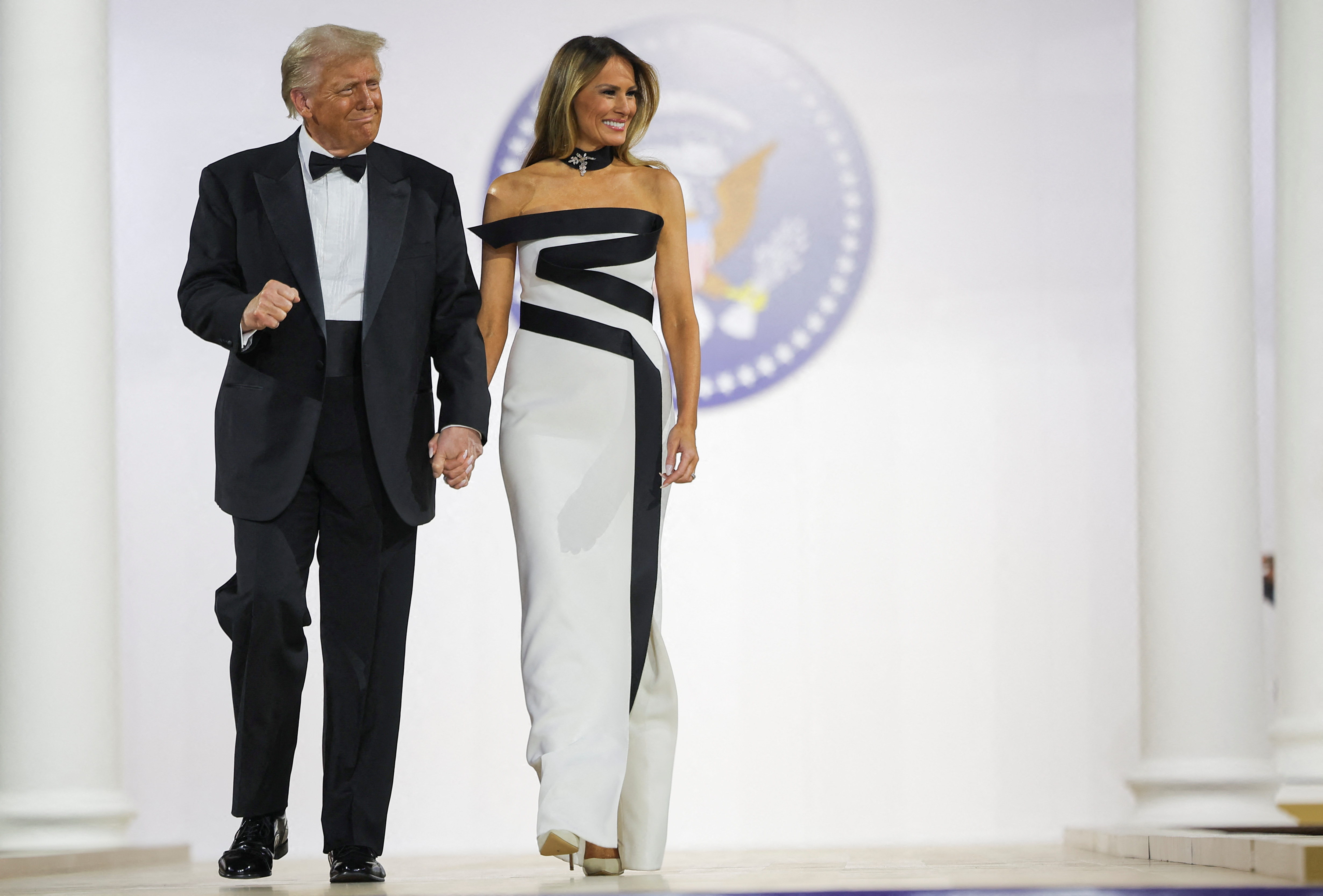 Donald y Melania Trump, en el primer baile de la noche.