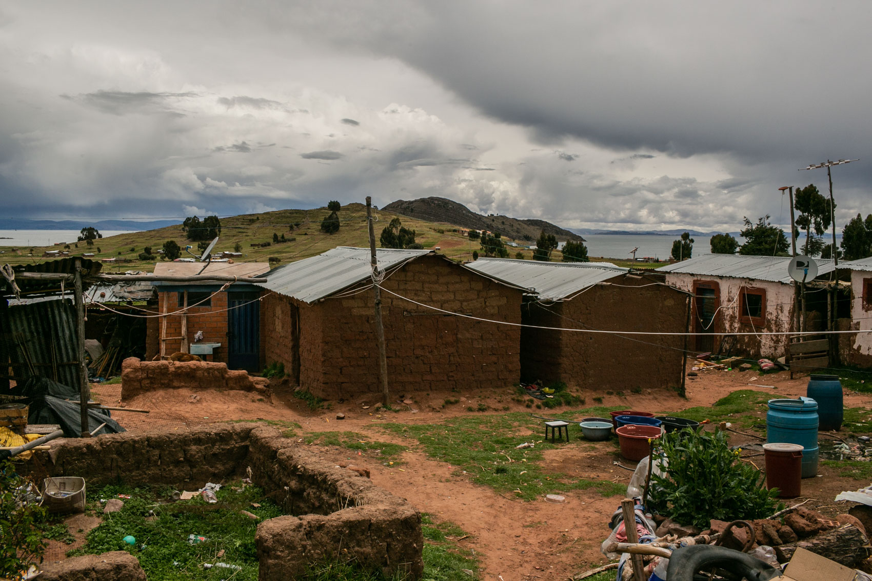 Casa de Belardino Quispe, às margens do Titicaca, no município de Capachica.  Está localizado a cerca de 60 km de Puno.