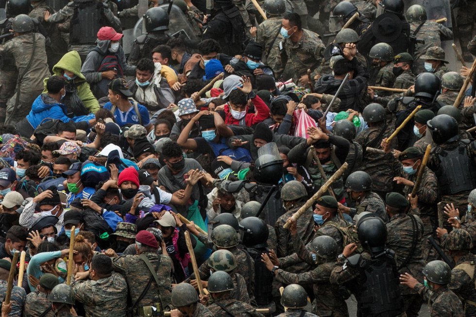 Caravana de Honduras avanza rumbo a Estados Unidos Fotos