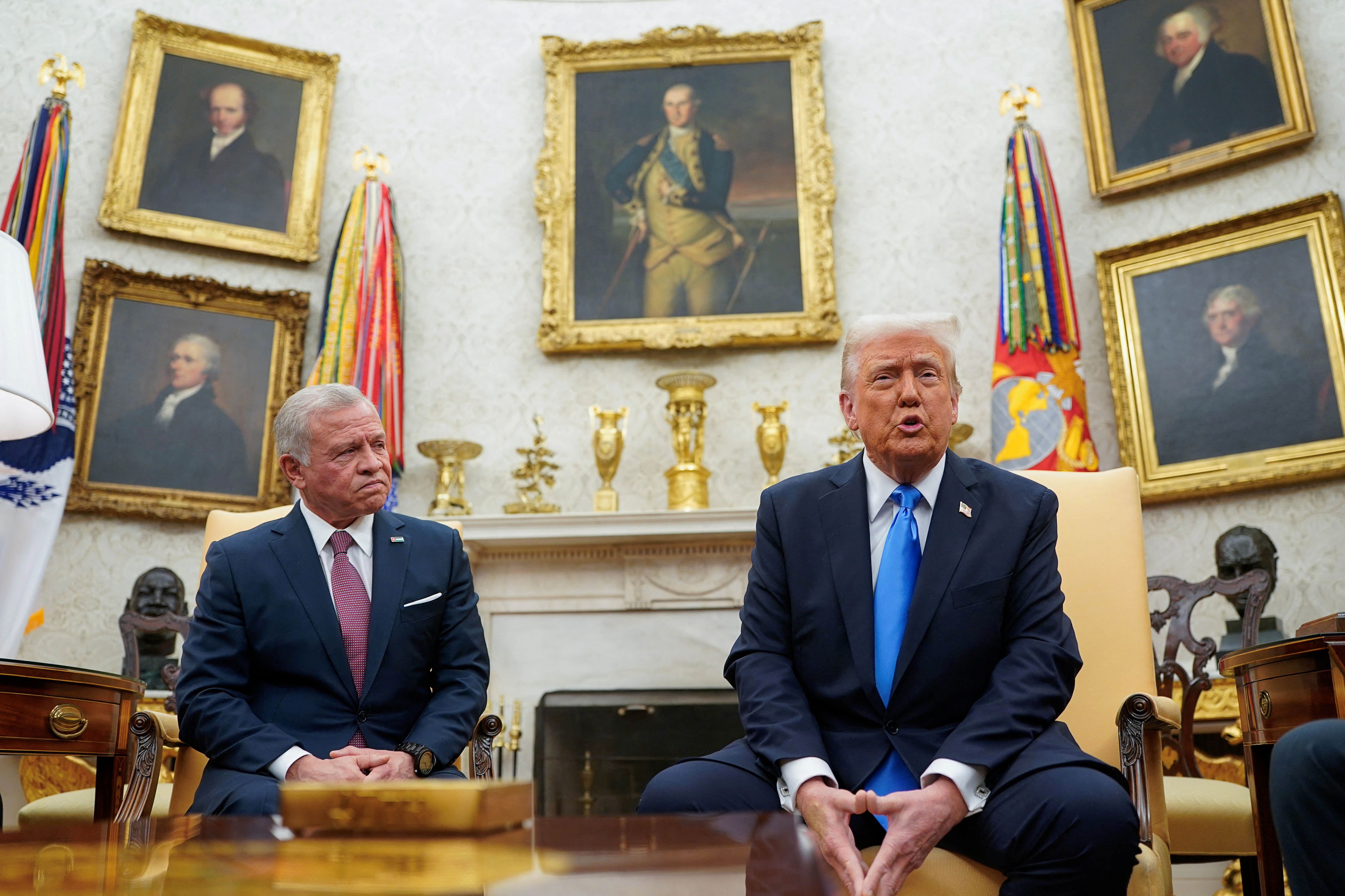 El presidente de Estados Unidos, Donald Trump, durante su reunin con el rey Abdal II de Jordania en el Despacho Oval, en la Casa Blanca. 