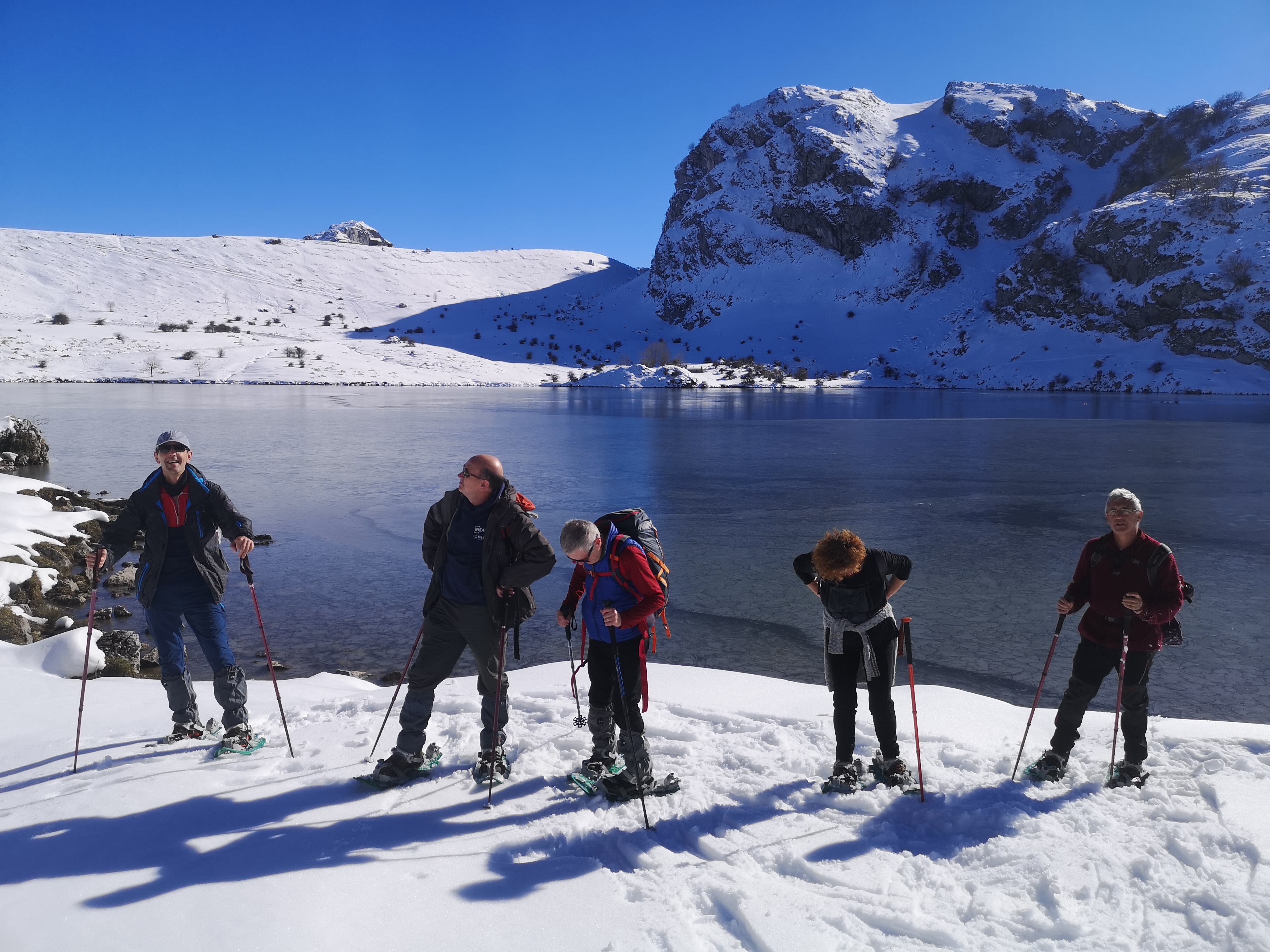 Raquetas de nieve en España: 9 comunidades donde disfrutar de ellas