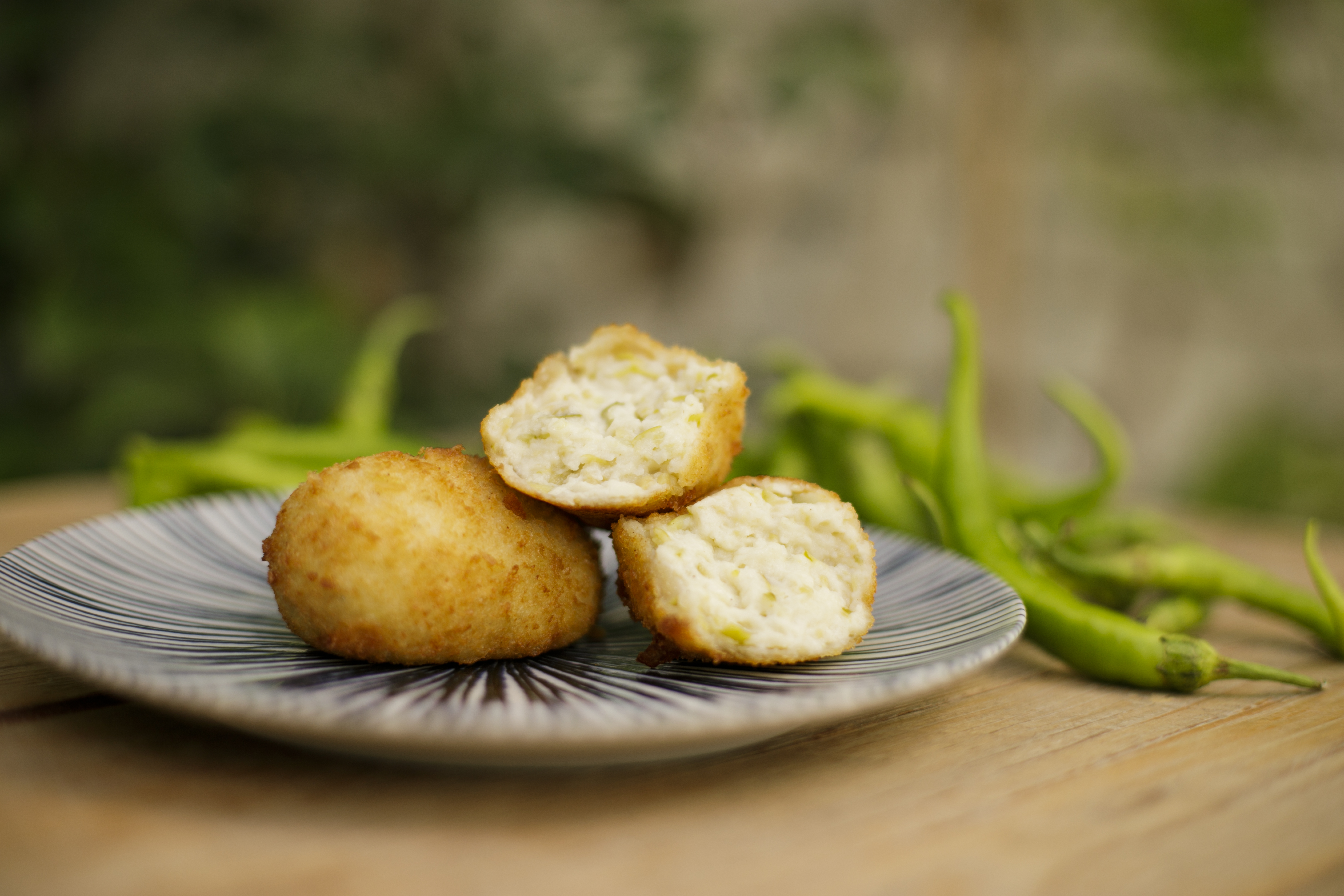 Tapas de Longaniza con queso crema