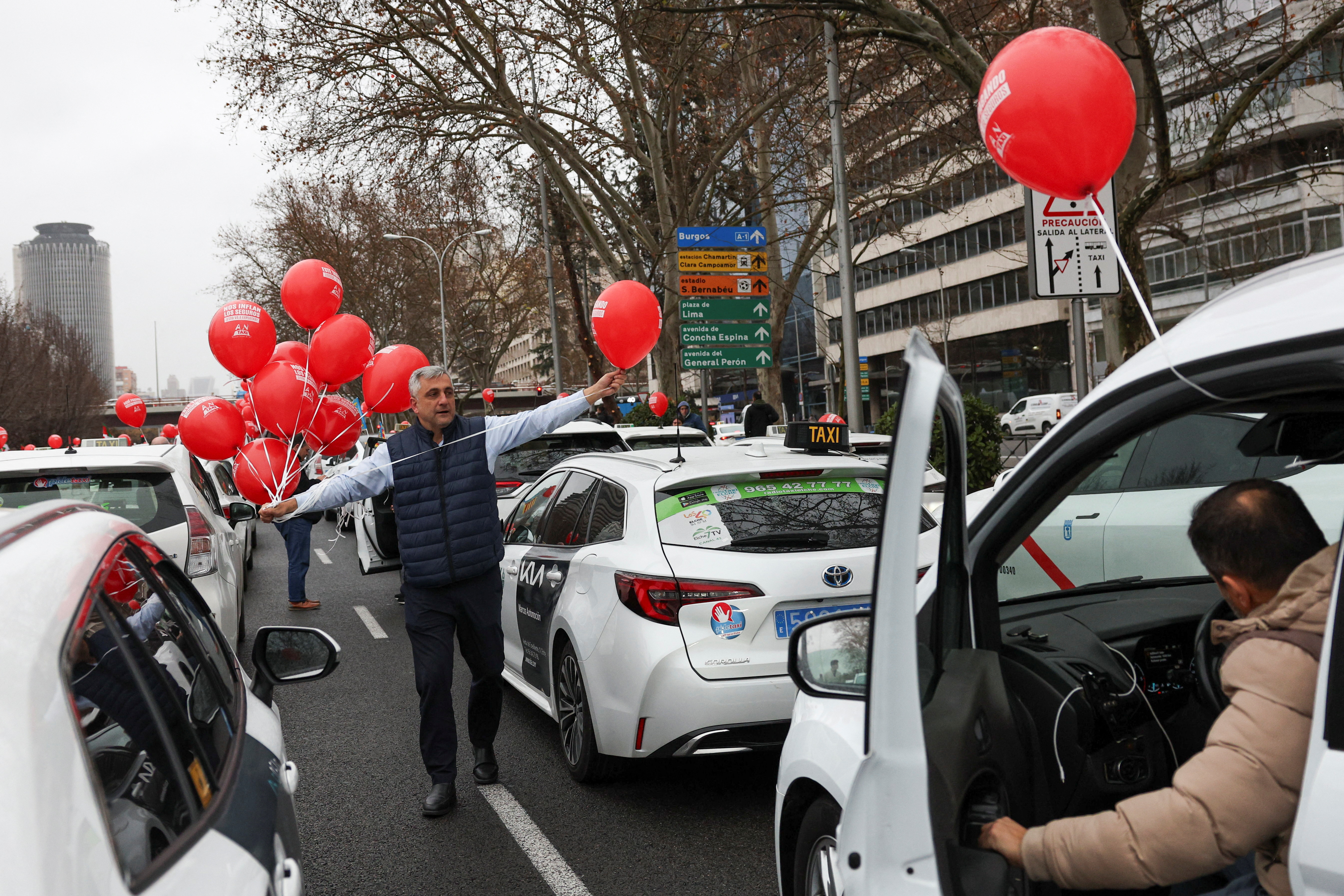 La huelga del sector del taxi, en imágenes