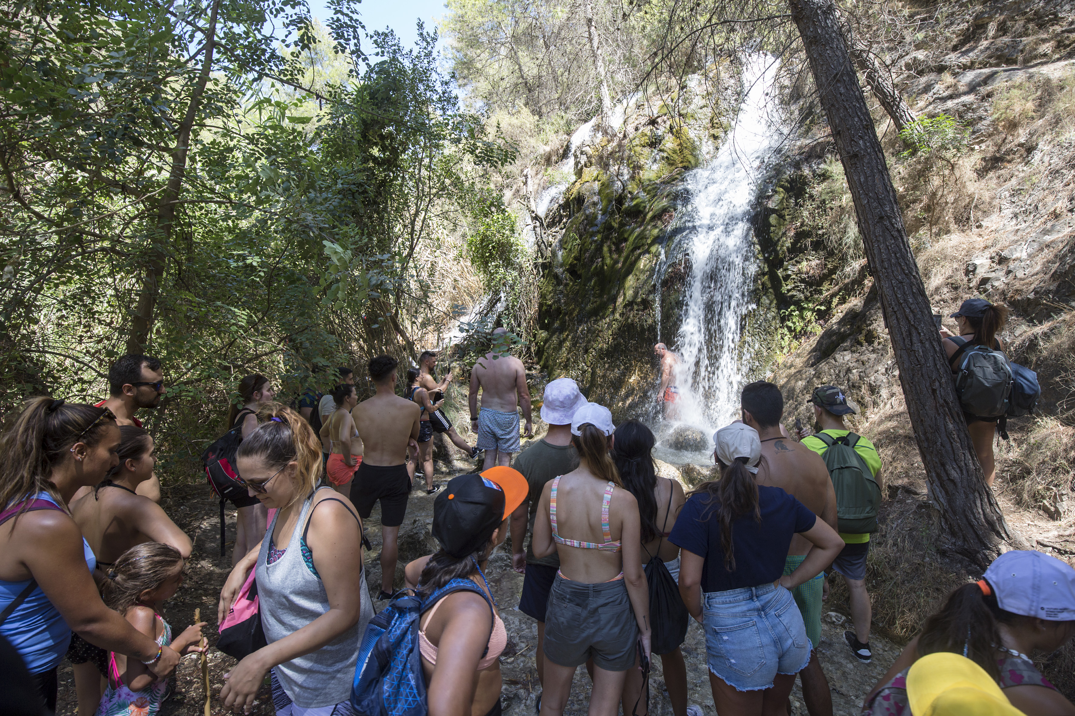 La masificación turística lleva a Nerja a cerrar el río Chíllar: “Le hace  falta un buen respiro” | Noticias de Andalucía | EL PAÍS