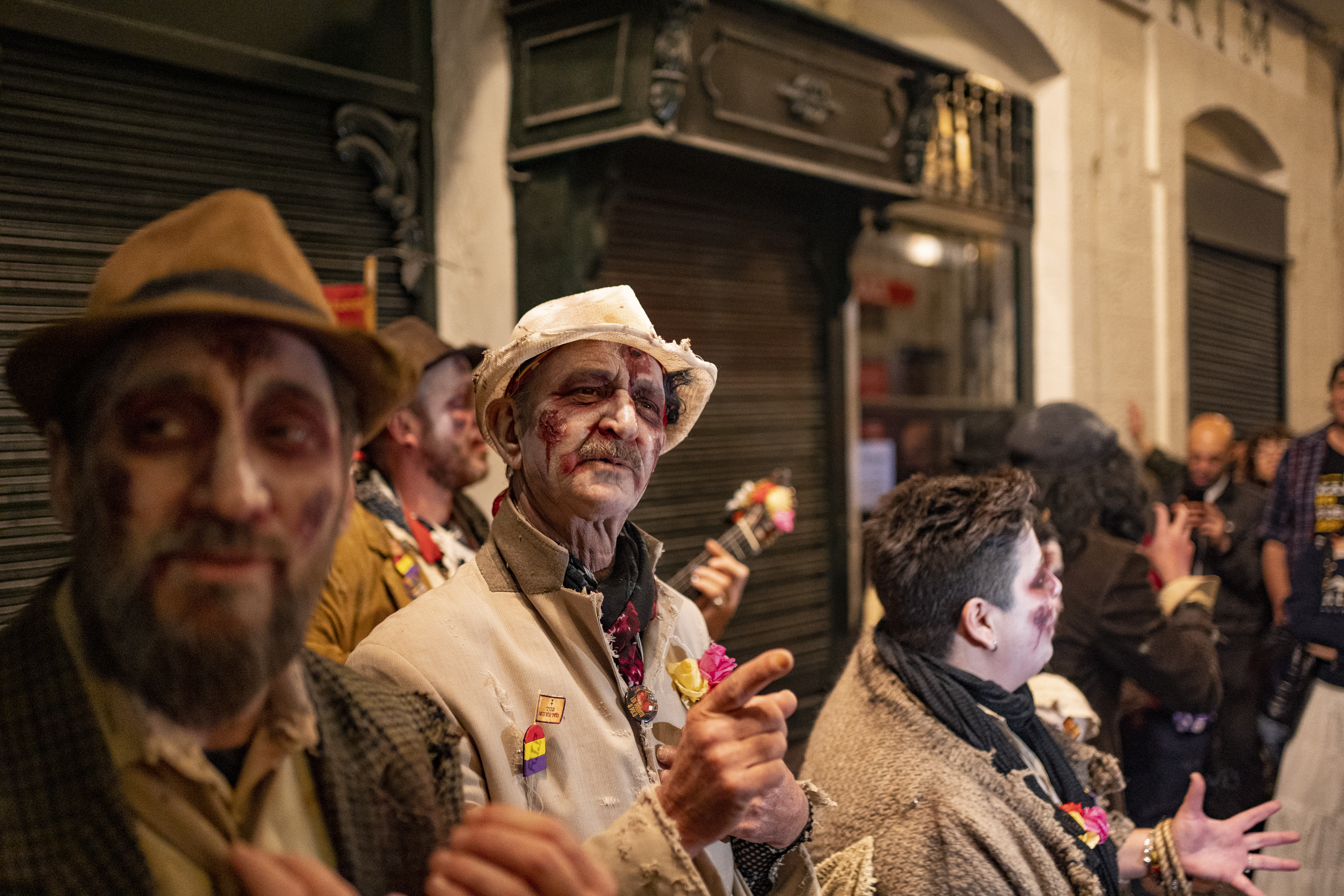 El auténtico carnaval de Cádiz despierta cada noche entre ilegales y  romanceros, Fotos, Cultura