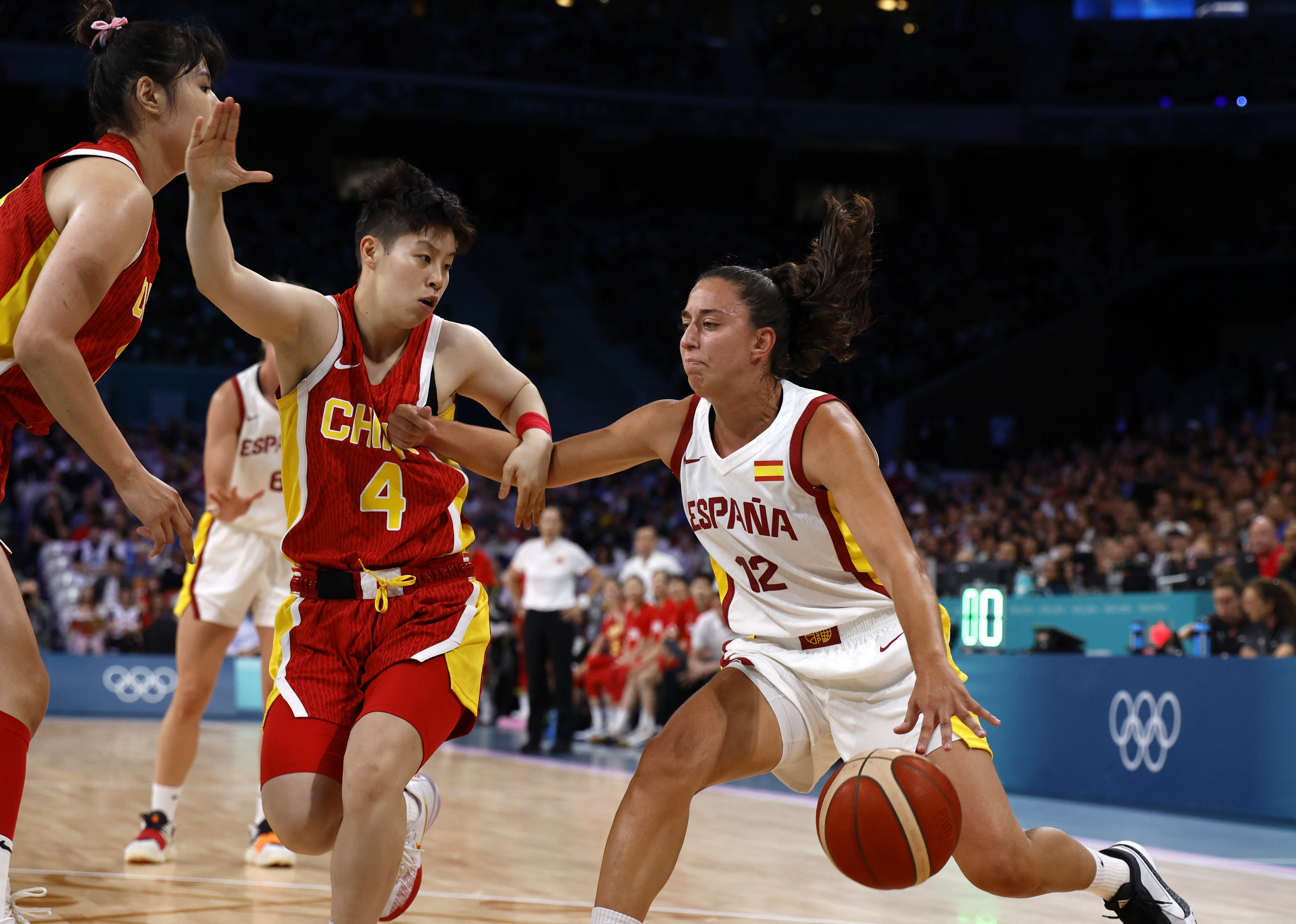 Maite Cazorla, durante el partido contra China en baloncesto