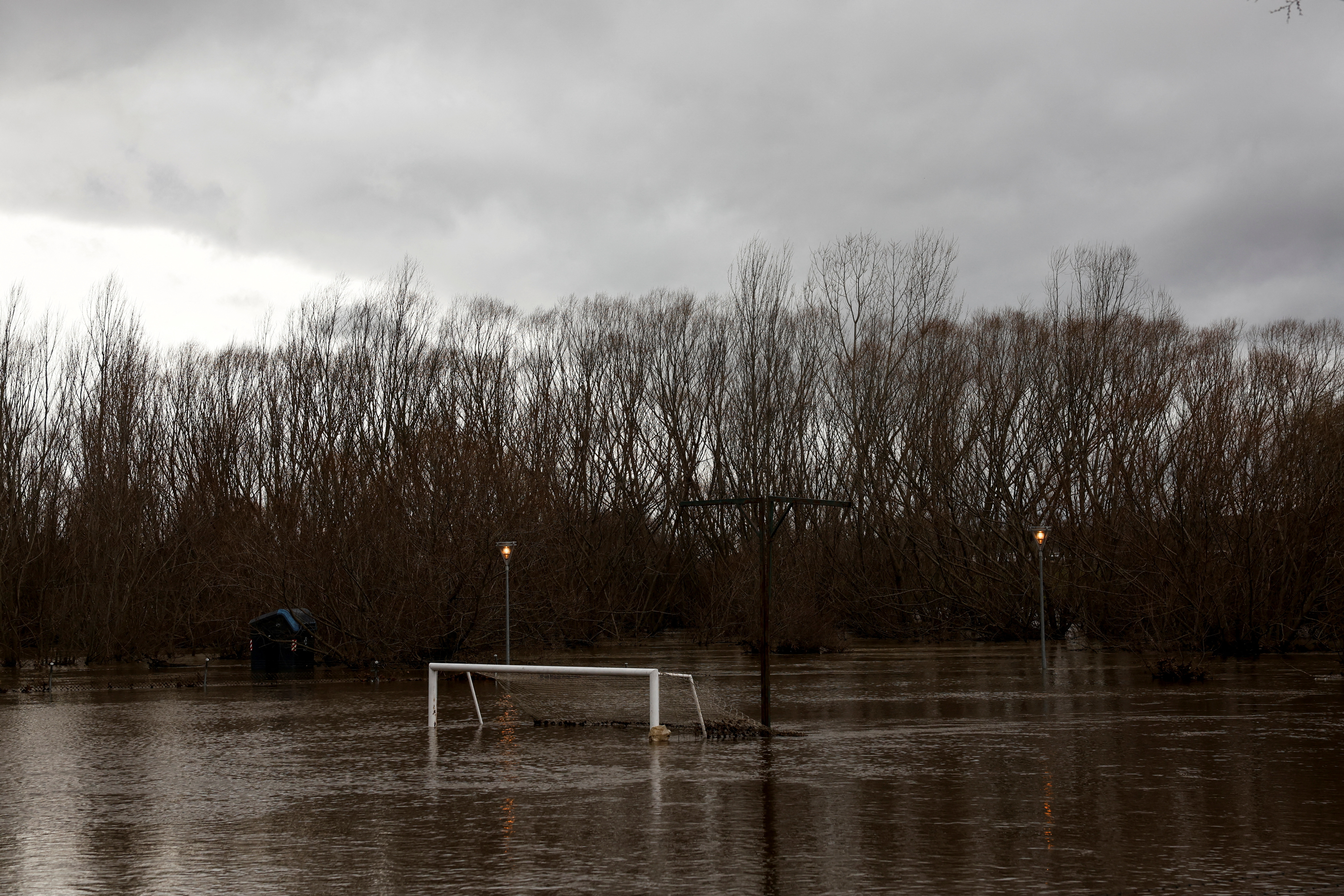 A view shows a submerged soccer goal at a flooded sport complex, after heavy rains in Avila, Spain, March 21, 2025. REUTERS/Susana Vera