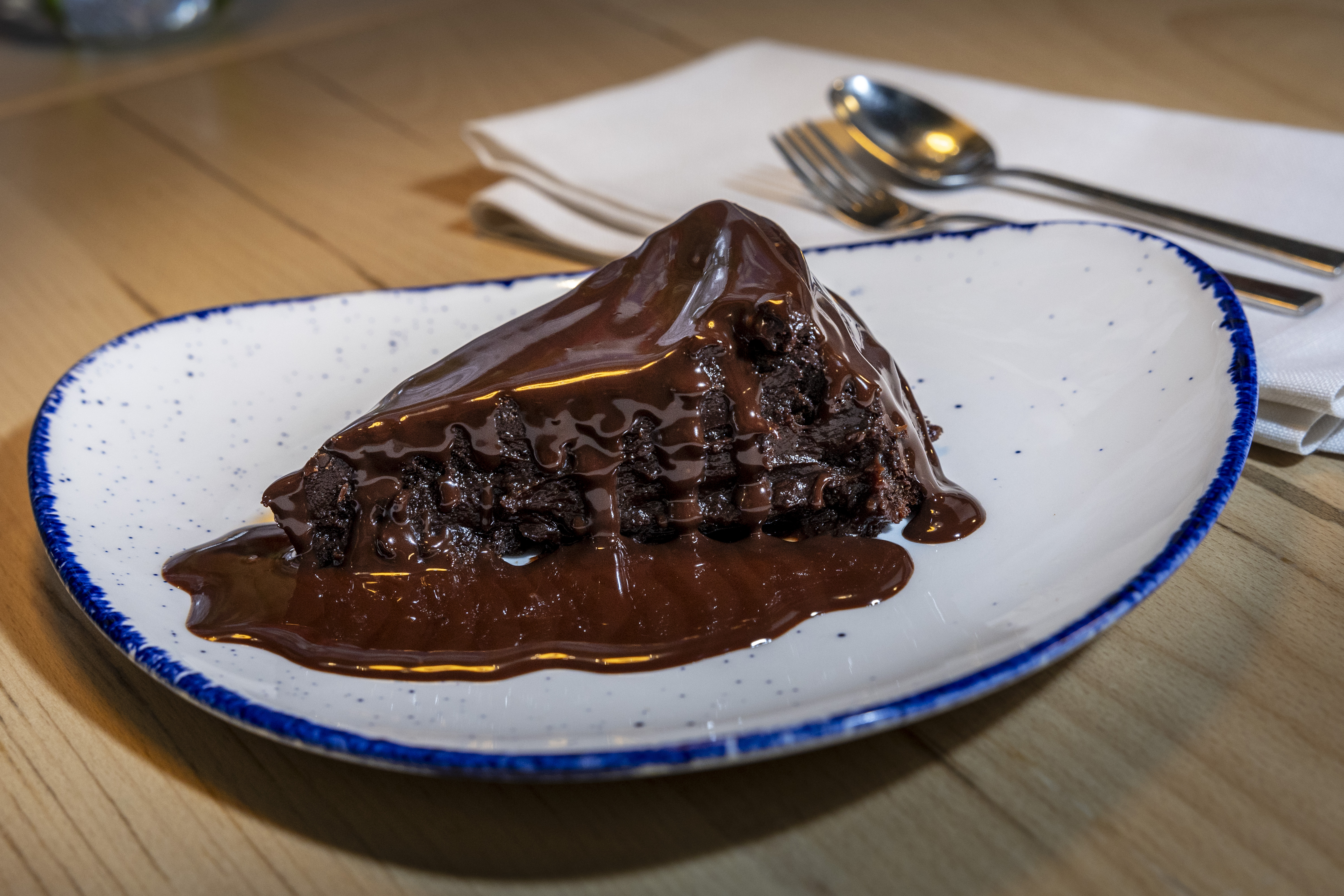 Tarta 'fondant' de chocolate, sin gluten, de Taberna Maitia.