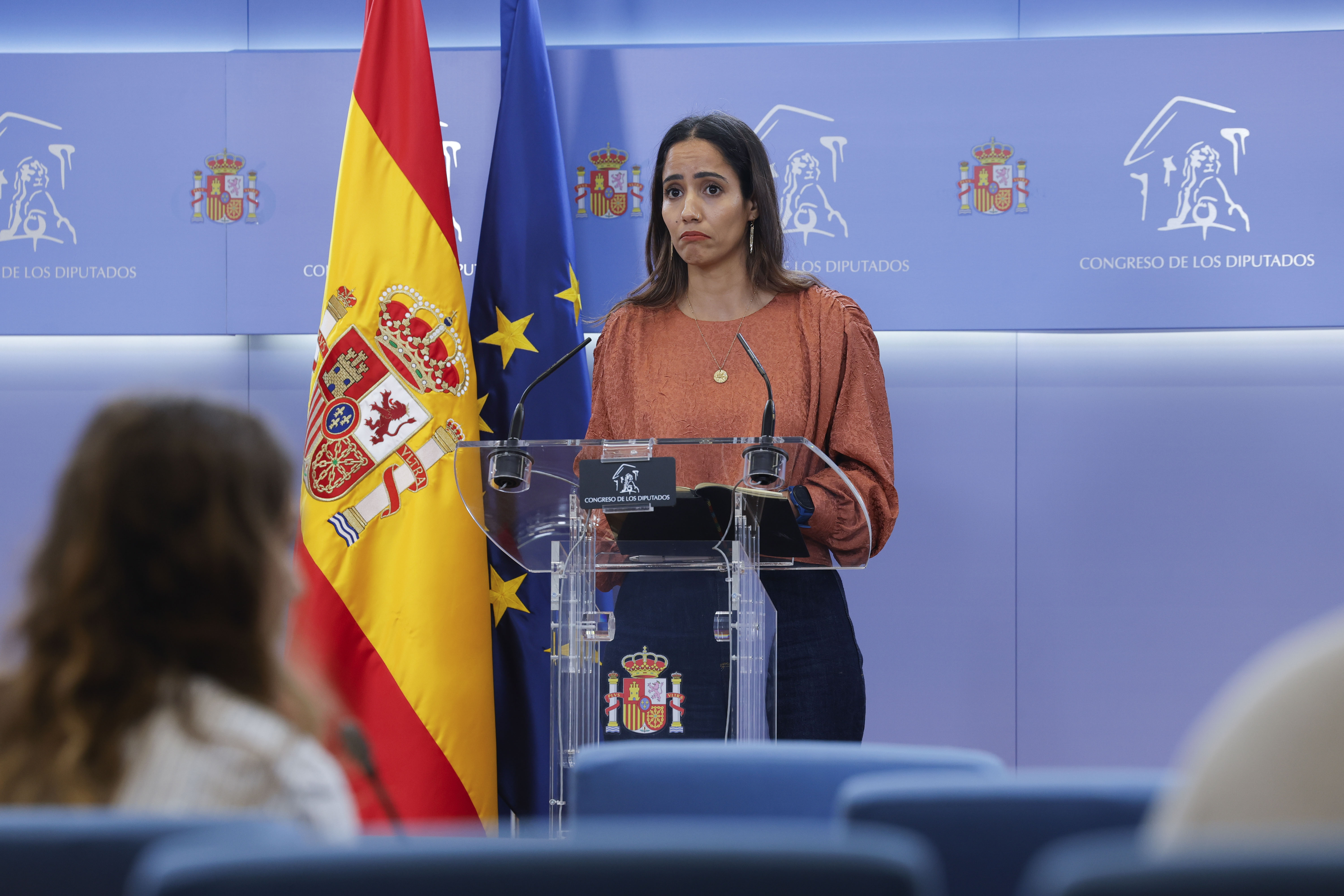 MADRID, 24/02/2026.- La portavoz de Sumar en el Congreso, Tesh Sidi durante una rueda de prensa tras la reunión de la Junta de Portavoces del Congreso de los Diputados este martes. EFE/ Zipi