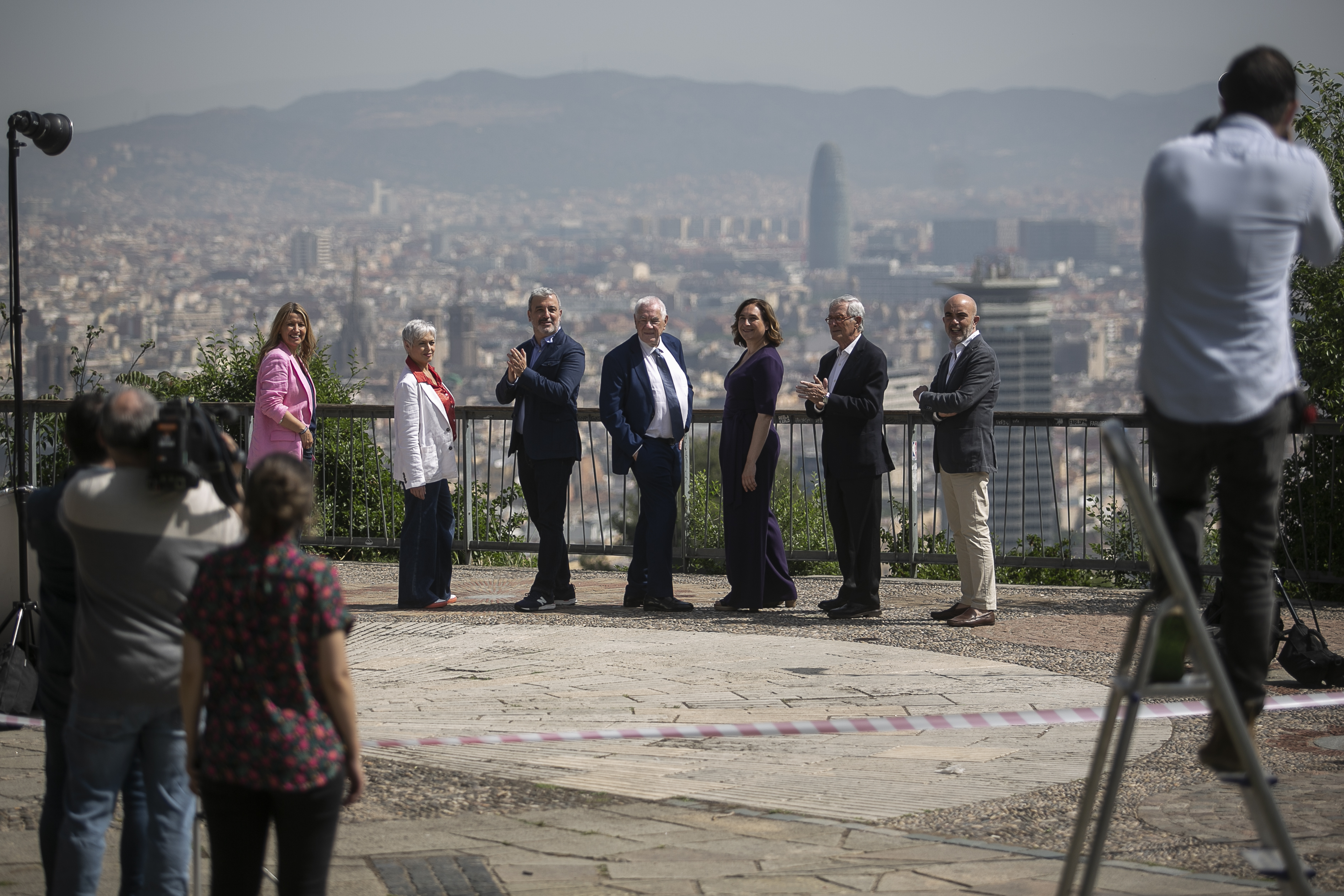 Los candidatos a la alcaldía de Barcelona posan en la jornada de reflexión, en imágenes