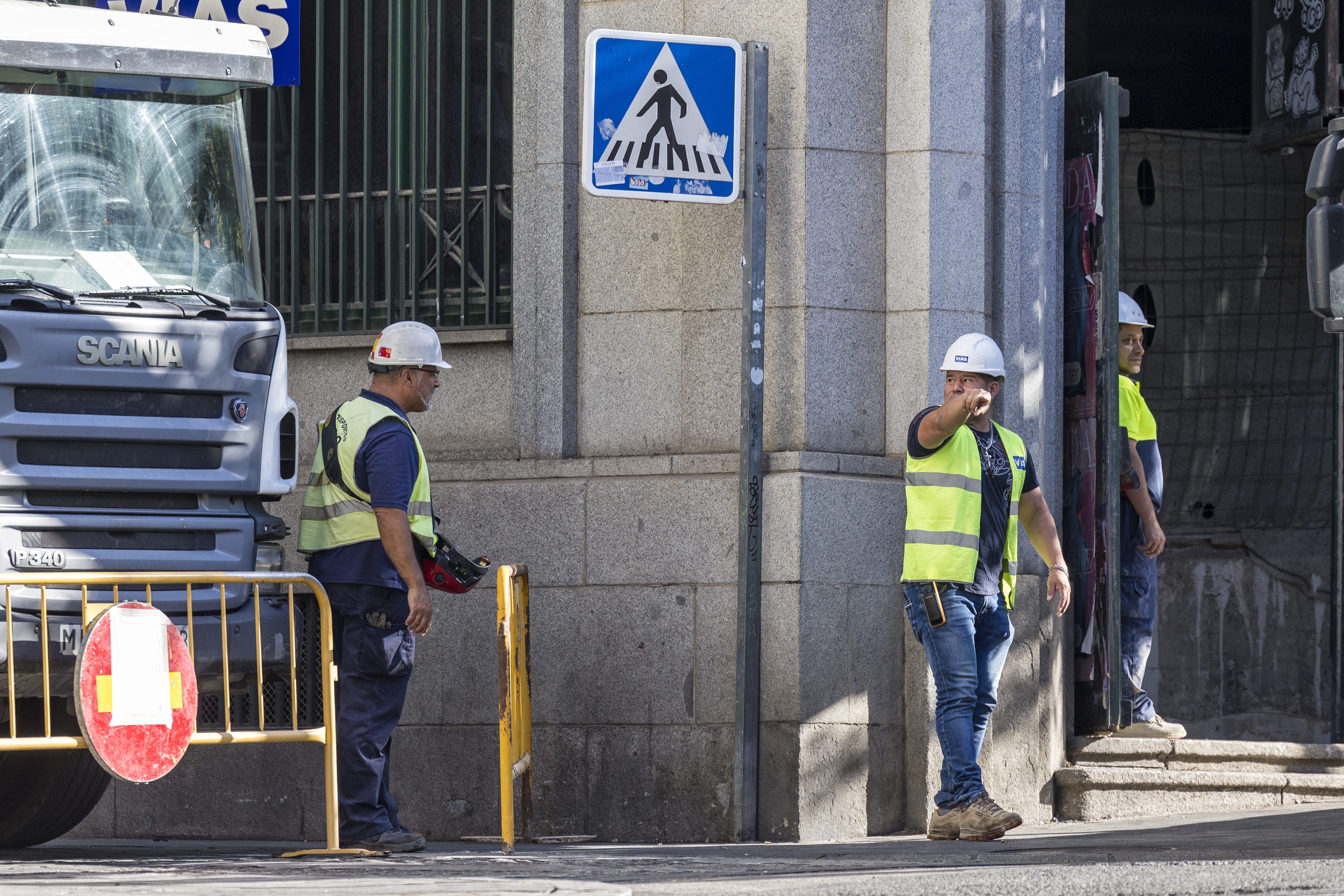 Operarios en el centro de Madrid.