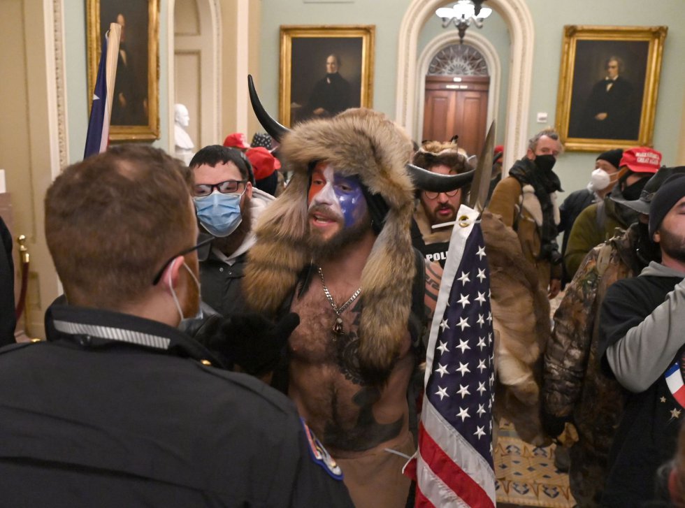 EE UU: Seis momentos clave del día que los seguidores de Trump asaltaron el Capitolio | Elecciones USA | EL PAÍS