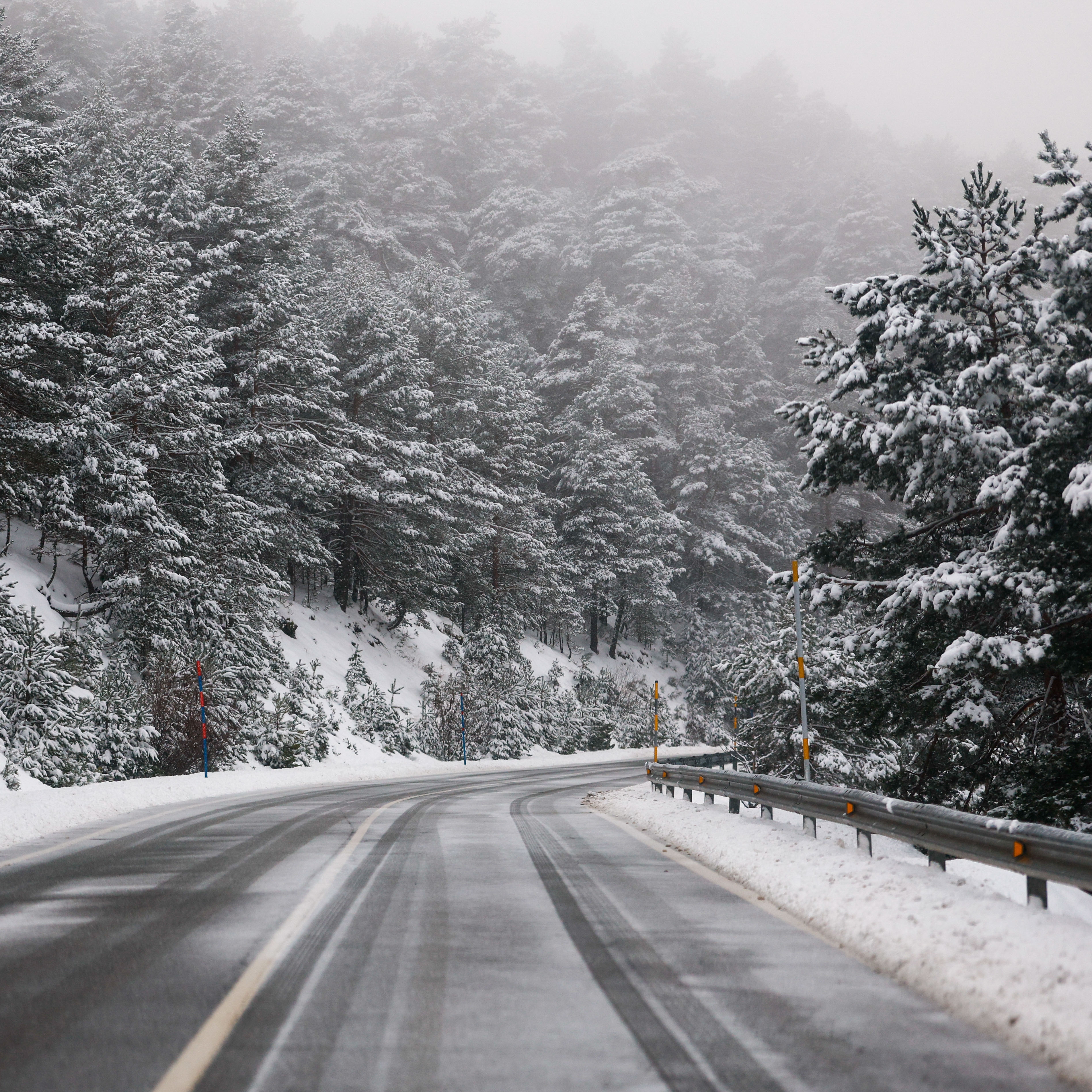 Snow at the Navacerrada station, Madrid.