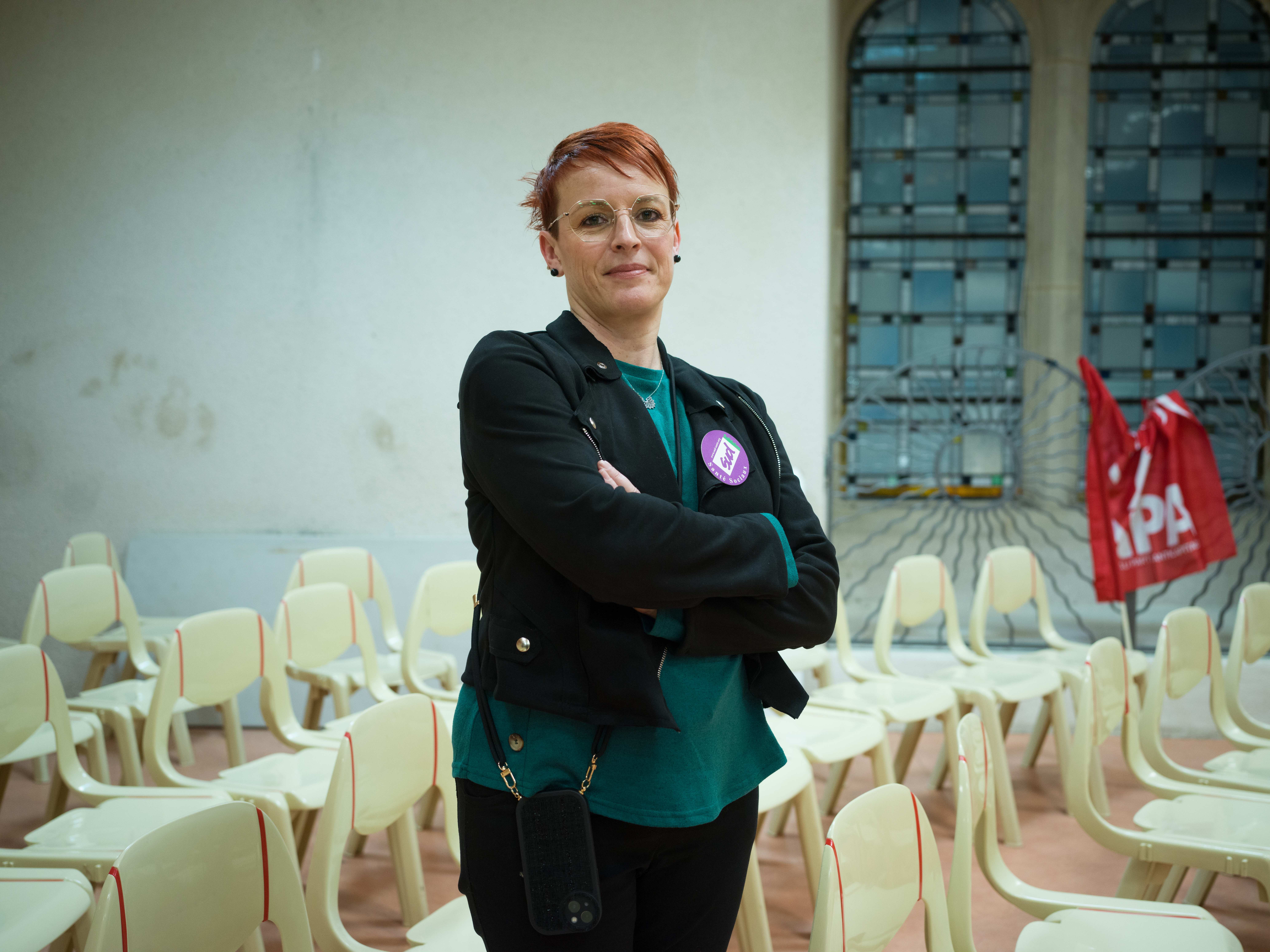 Sandrine Banderier, auxiliar de enfermagem e sindicalista, na noite de sexta-feira na aldeia de Vierzon.