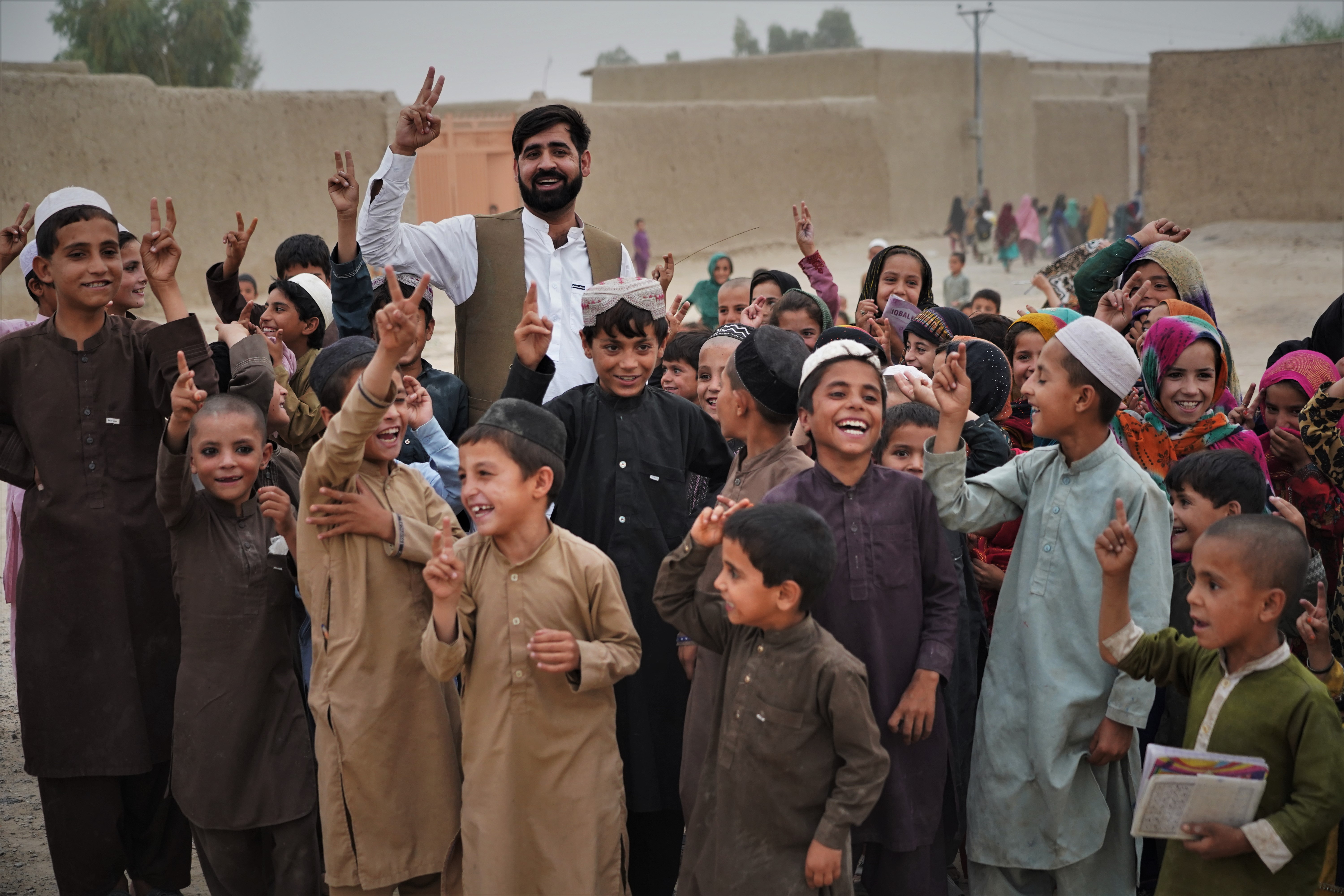 A ativista Matiullah Wesa fotografada em Spin Boldak, região de Kandahar, no Afeganistão, em 11 de agosto de 2022.