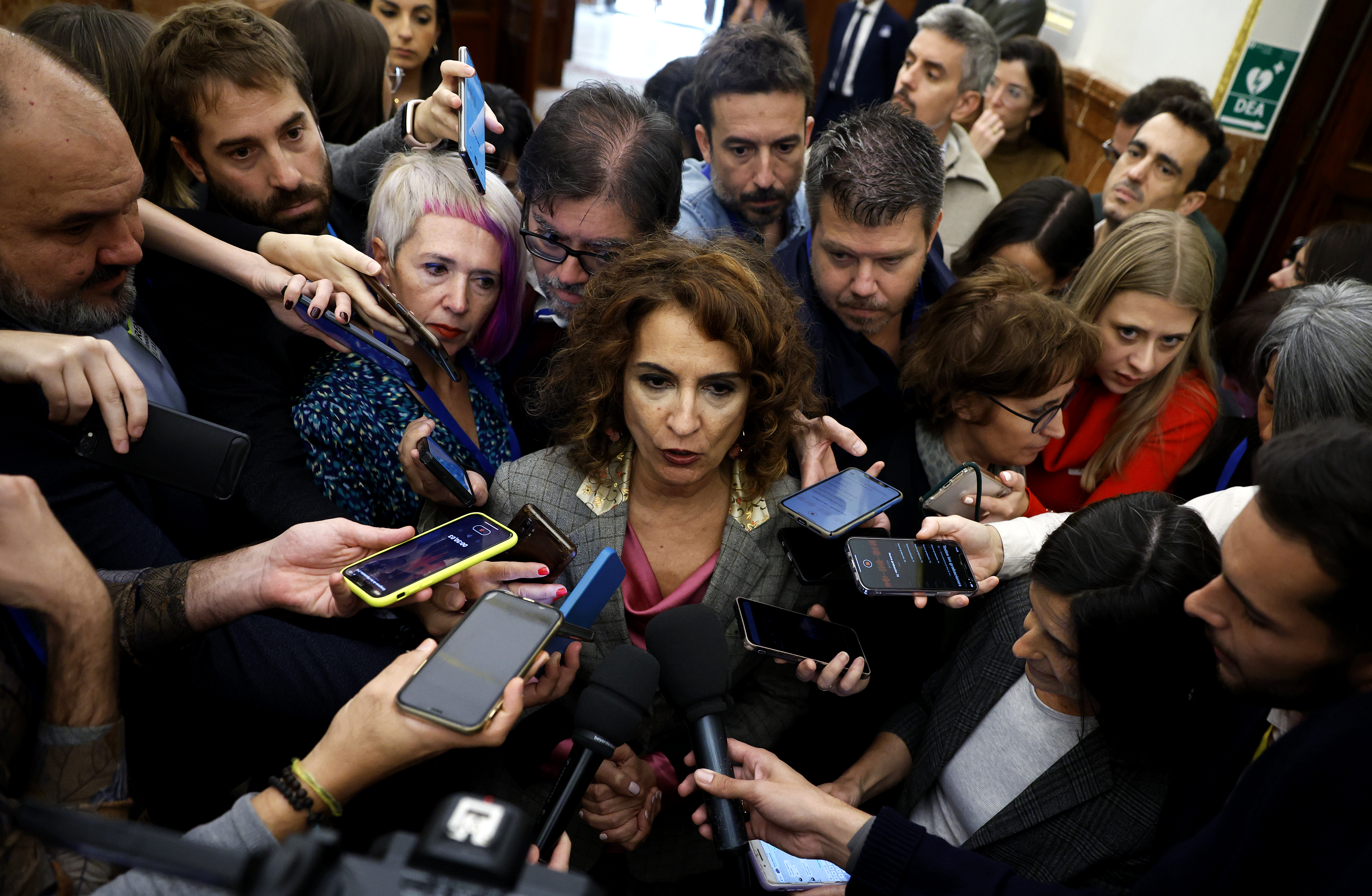 Montero: “El PSOE cumplirá todos los compromisos con los grupos parlamentarios”