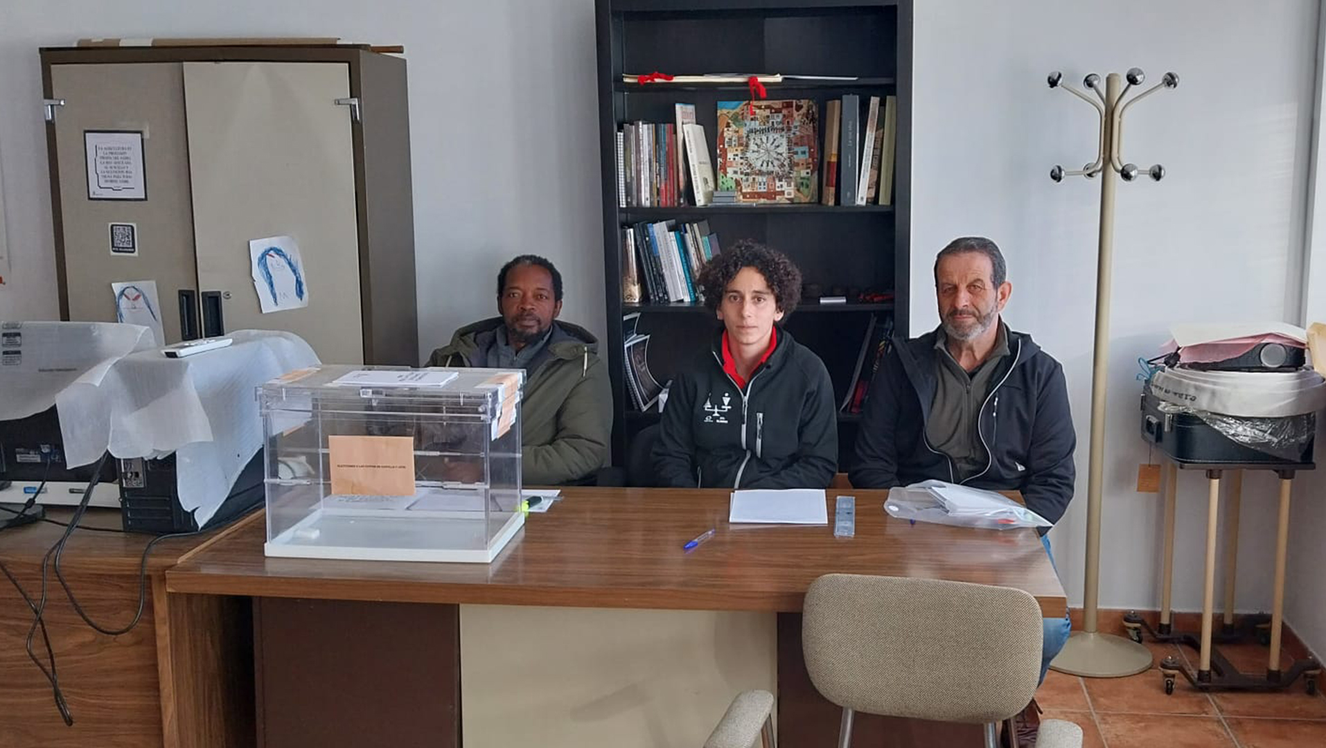 Esperando a los votantes en Villasdardo